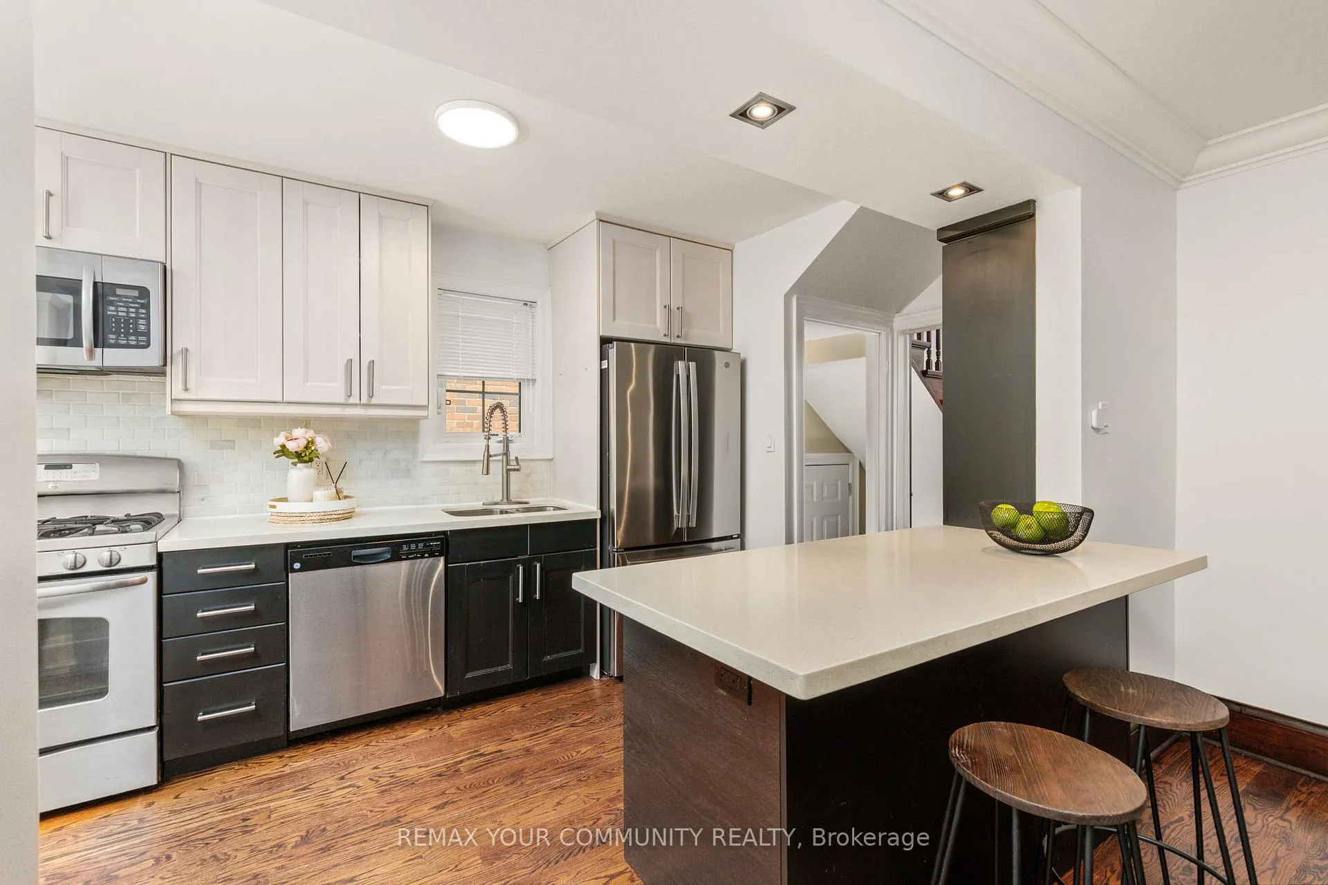Photo 11 of 236 Ellis Avenue, Toronto, High Park-Swansea — HOMEH