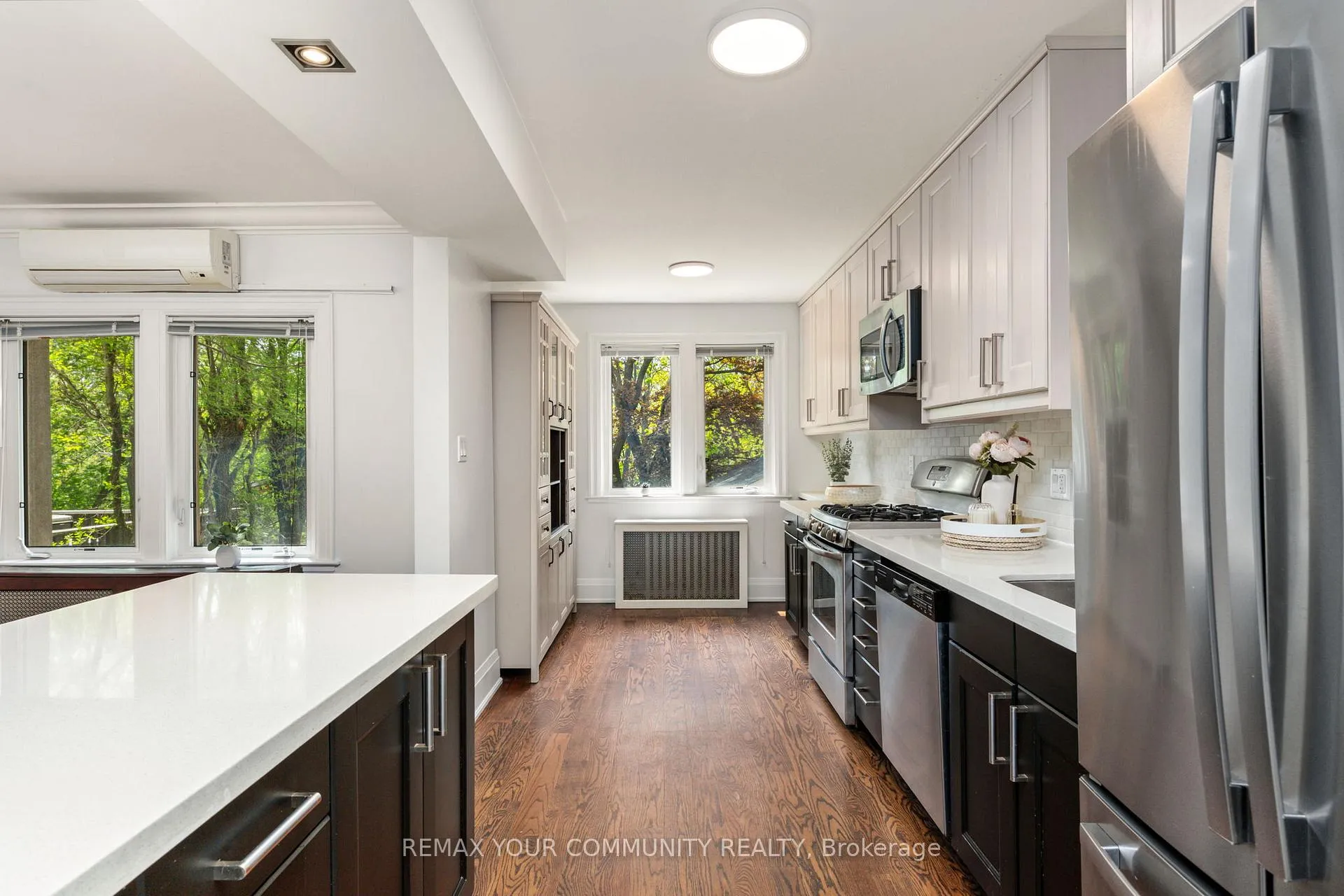 Photo 12 of 236 Ellis Avenue, Toronto, High Park-Swansea — HOMEH