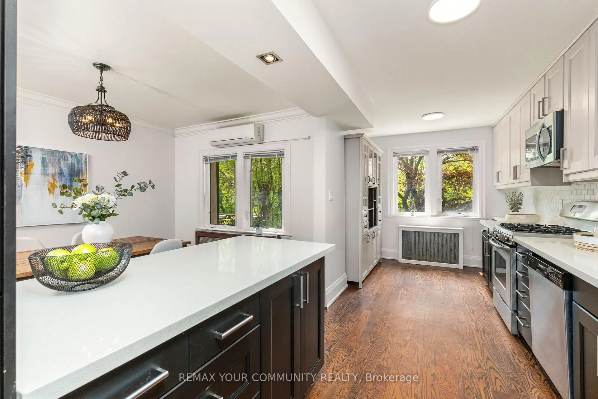 Photo 13 of 236 Ellis Avenue, Toronto, High Park-Swansea — HOMEH