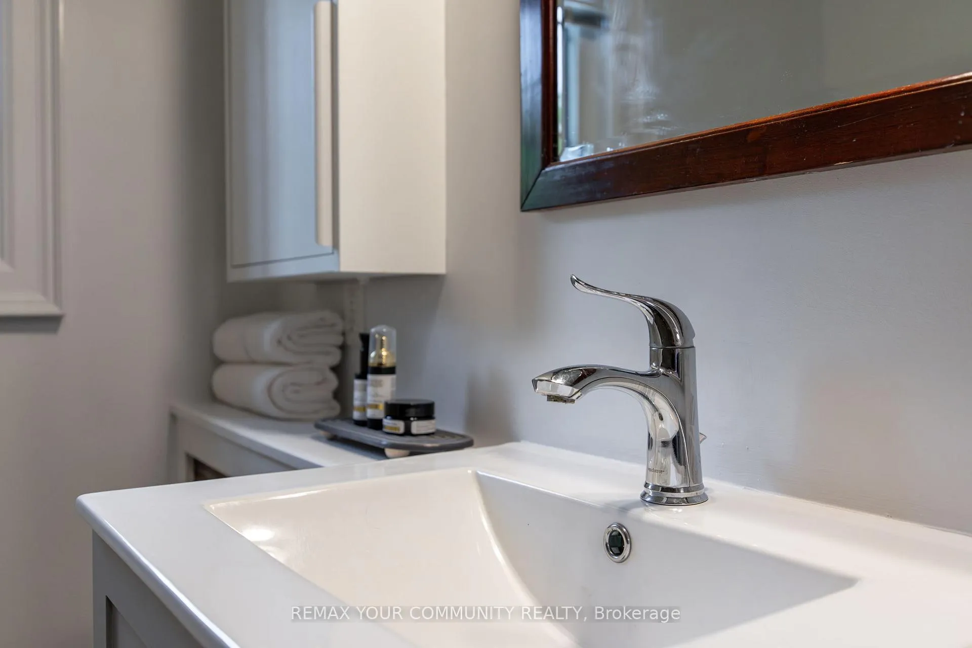 Photo 22 of 236 Ellis Avenue, Toronto, High Park-Swansea — HOMEH