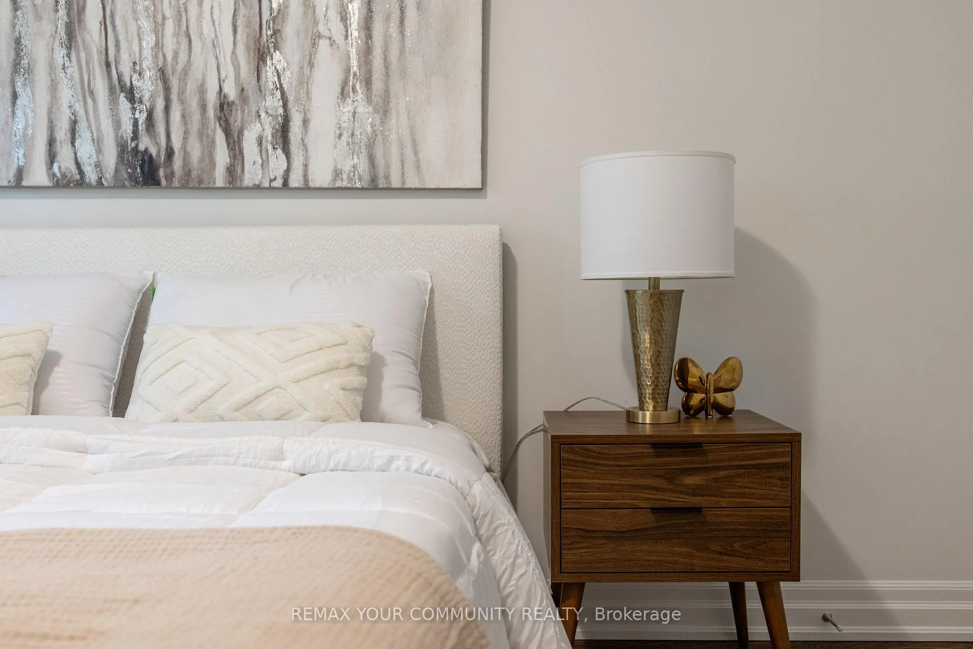 Photo 25 of 236 Ellis Avenue, Toronto, High Park-Swansea — HOMEH