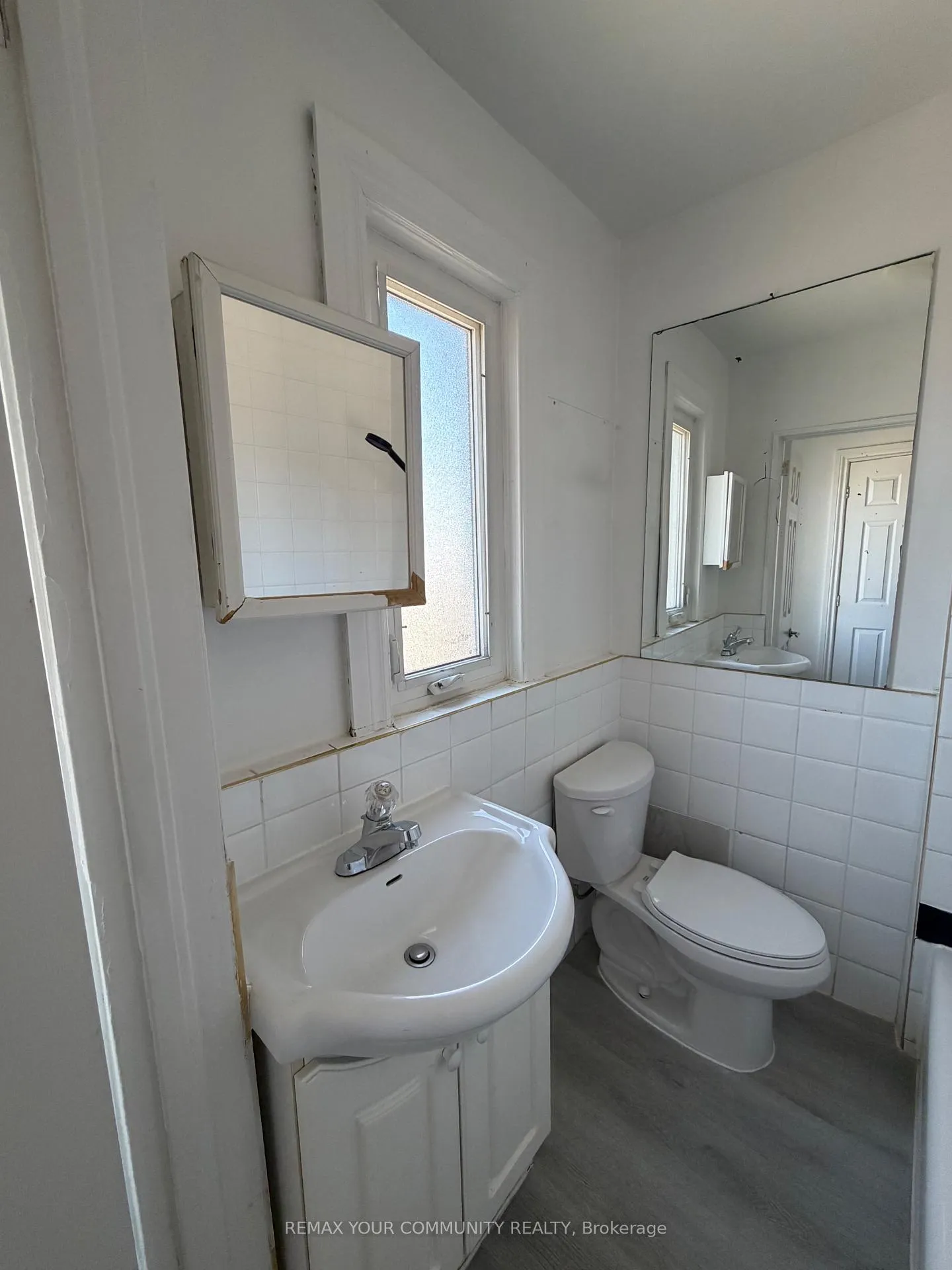 Photo 10 of Unit 2nd Floor, 127 Morrison Avenue, Toronto, Corso Italia-Davenport — HOMEH
