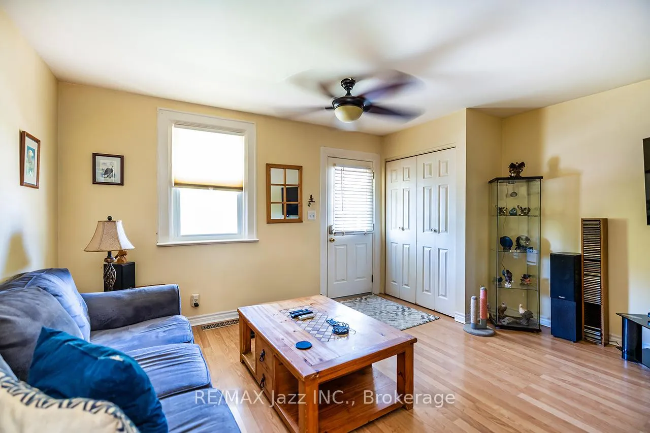 Photo 4 of 69 Westmount Street, Oshawa, Vanier — HOMEH