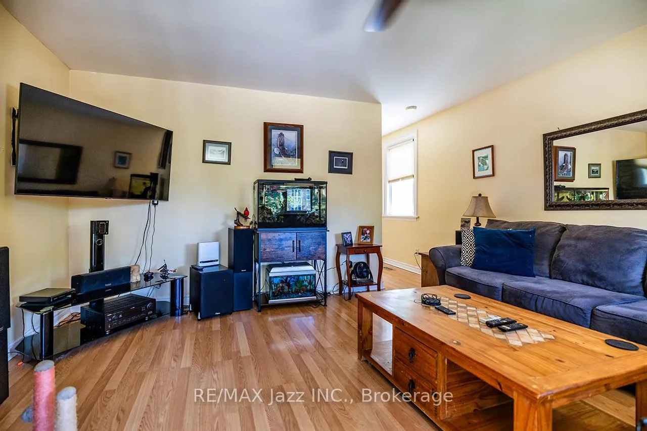 Photo 5 of 69 Westmount Street, Oshawa, Vanier — HOMEH