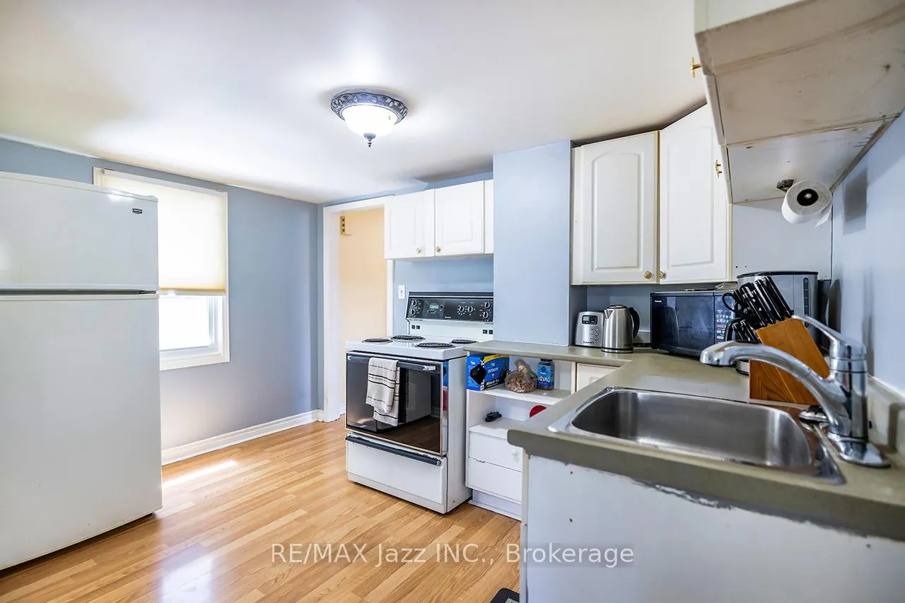 Photo 8 of 69 Westmount Street, Oshawa, Vanier — HOMEH