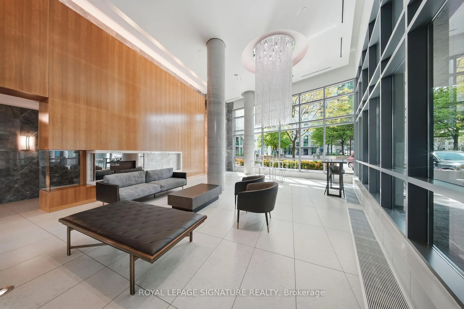 Photo 3 of Unit 705, 215 Fort York Boulevard, Toronto, Niagara — HOMEH