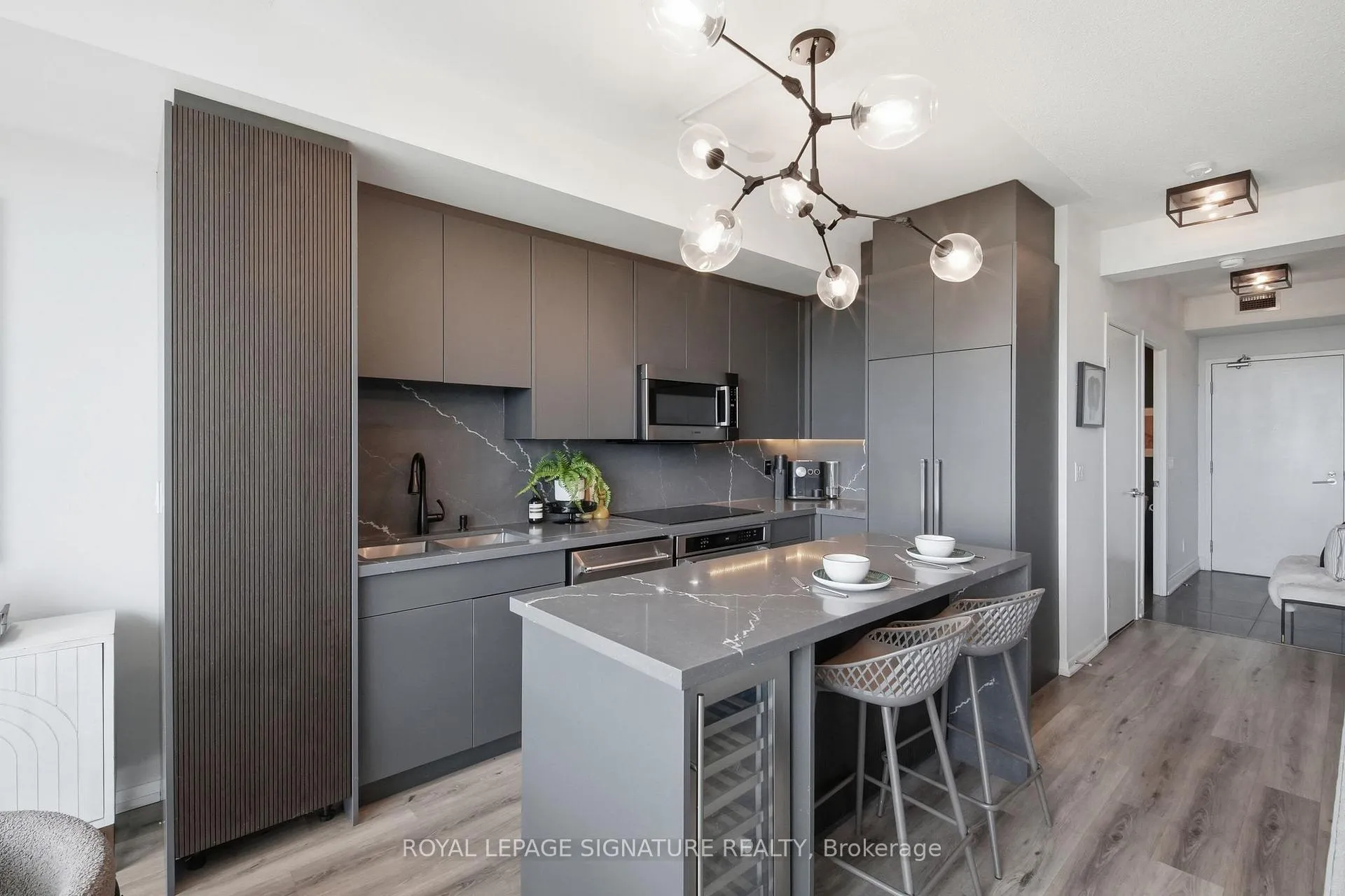 Photo 6 of Unit 705, 215 Fort York Boulevard, Toronto, Niagara — HOMEH