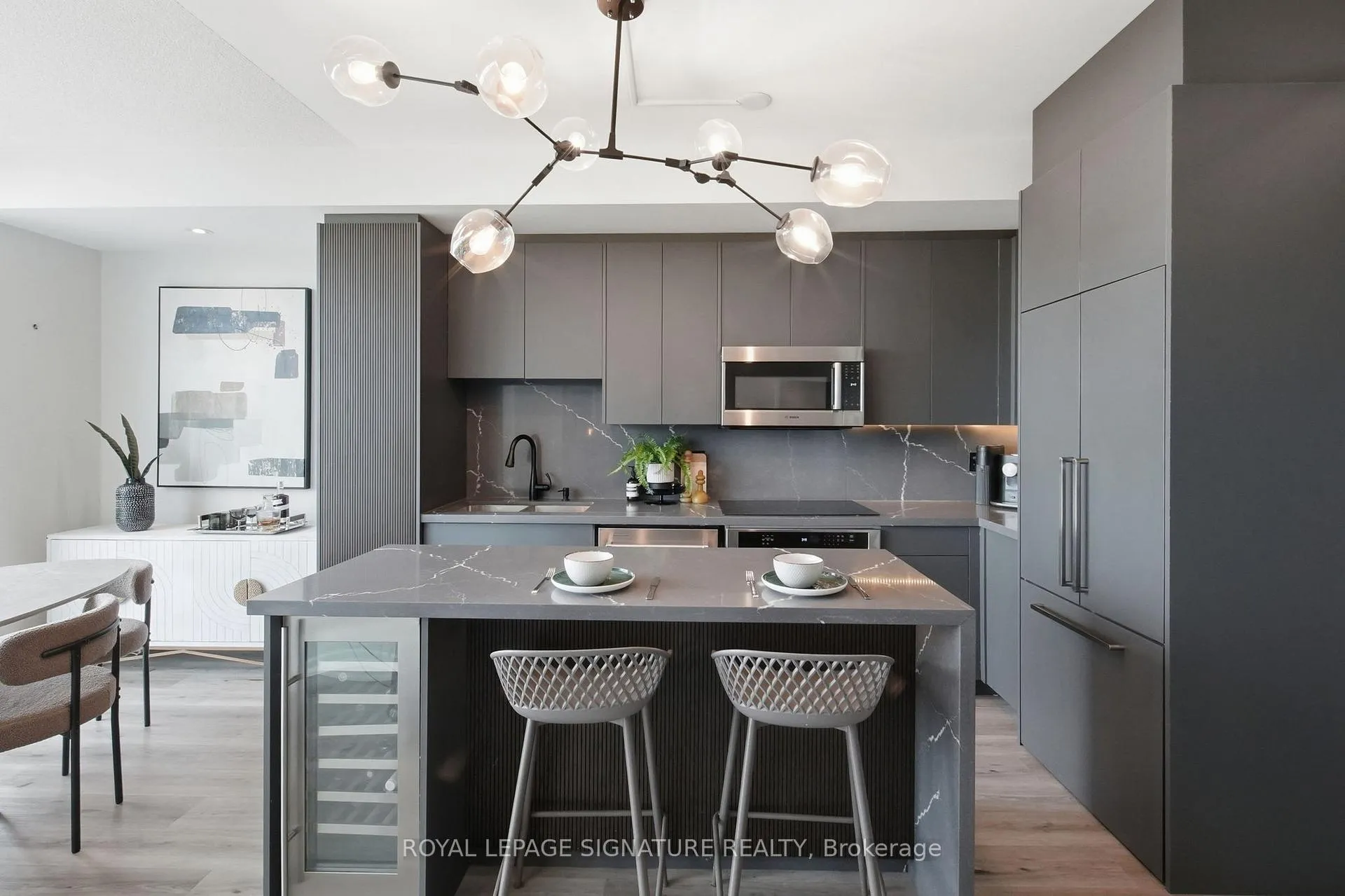 Photo 7 of Unit 705, 215 Fort York Boulevard, Toronto, Niagara — HOMEH