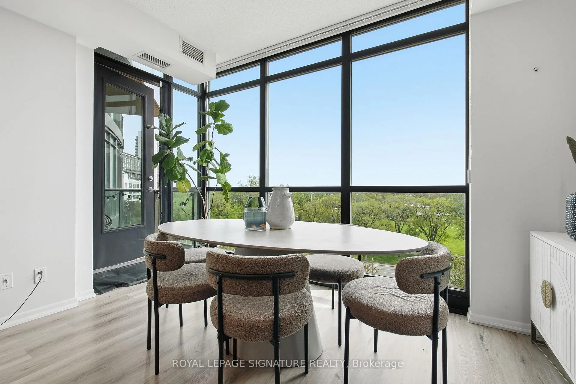 Photo 10 of Unit 705, 215 Fort York Boulevard, Toronto, Niagara — HOMEH