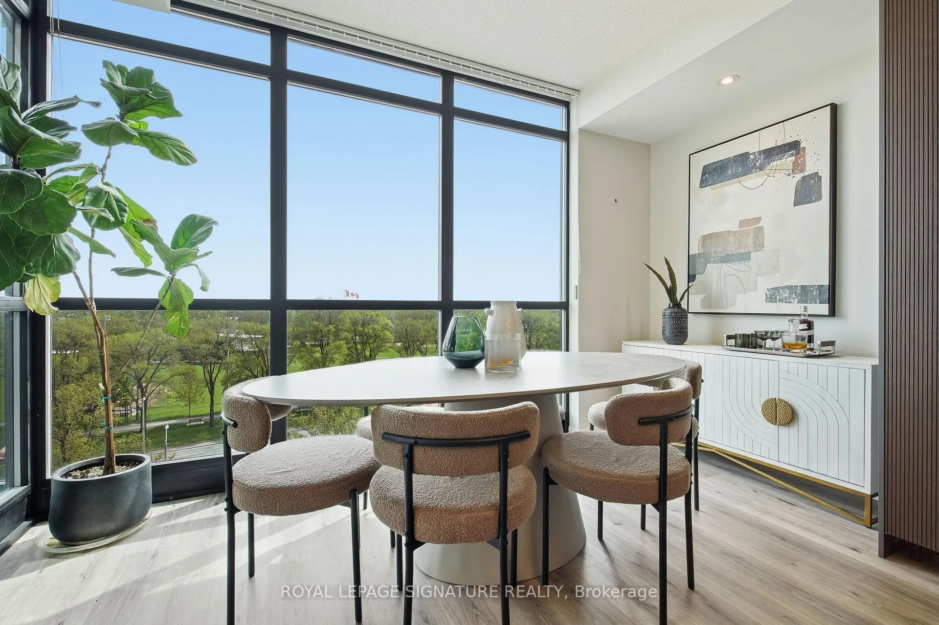 Photo 11 of Unit 705, 215 Fort York Boulevard, Toronto, Niagara — HOMEH