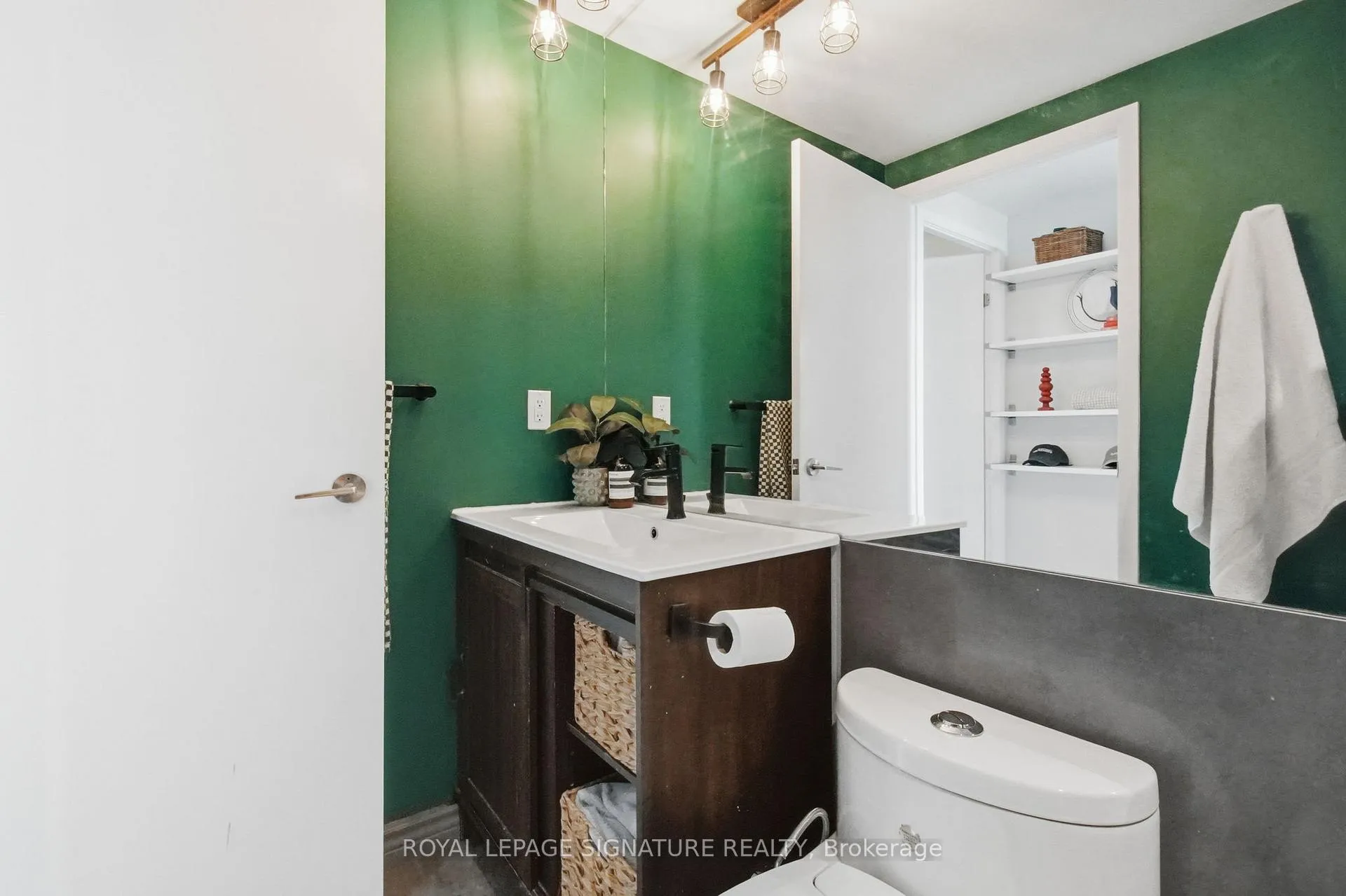 Photo 21 of Unit 705, 215 Fort York Boulevard, Toronto, Niagara — HOMEH