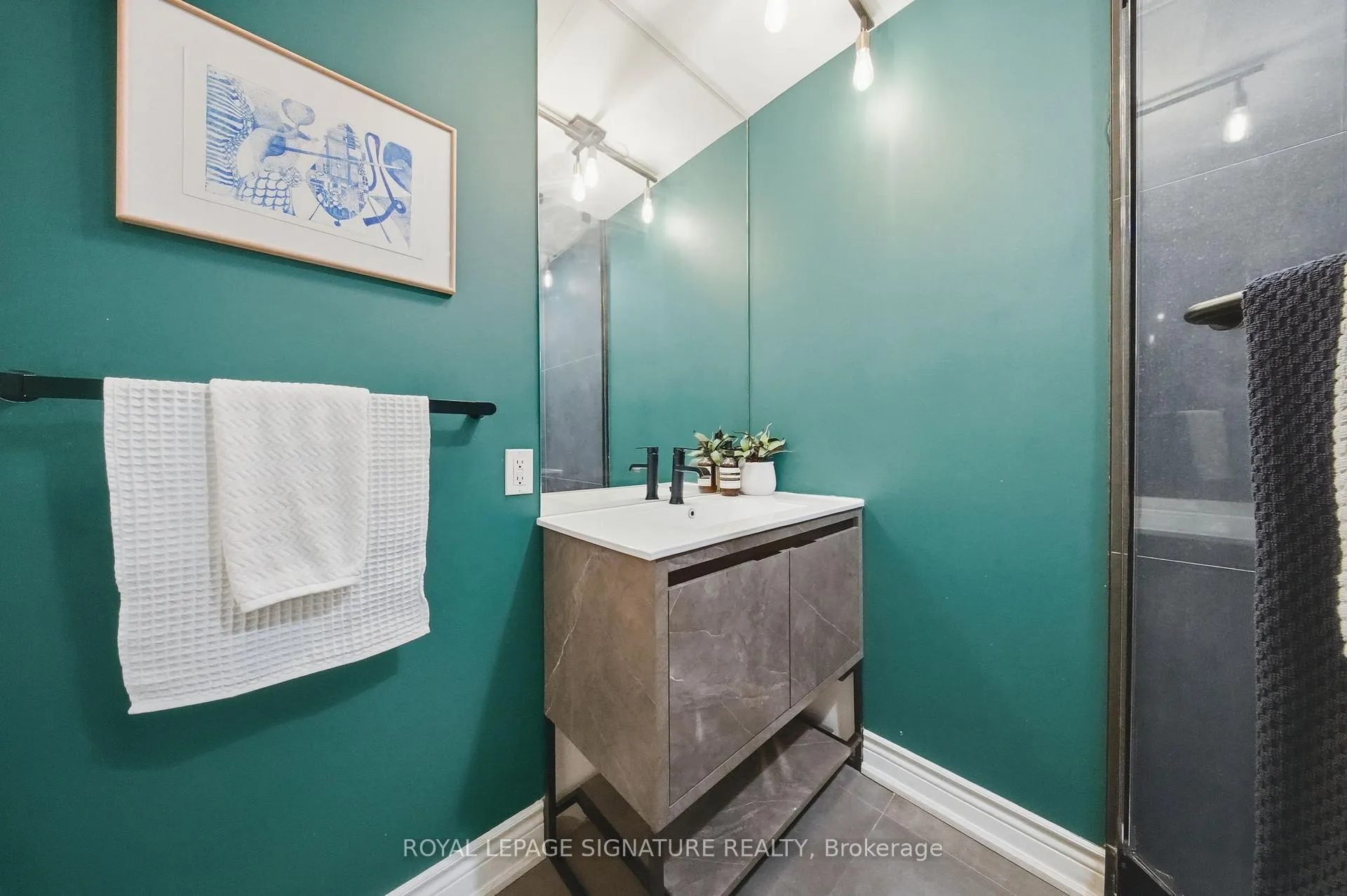 Photo 25 of Unit 705, 215 Fort York Boulevard, Toronto, Niagara — HOMEH