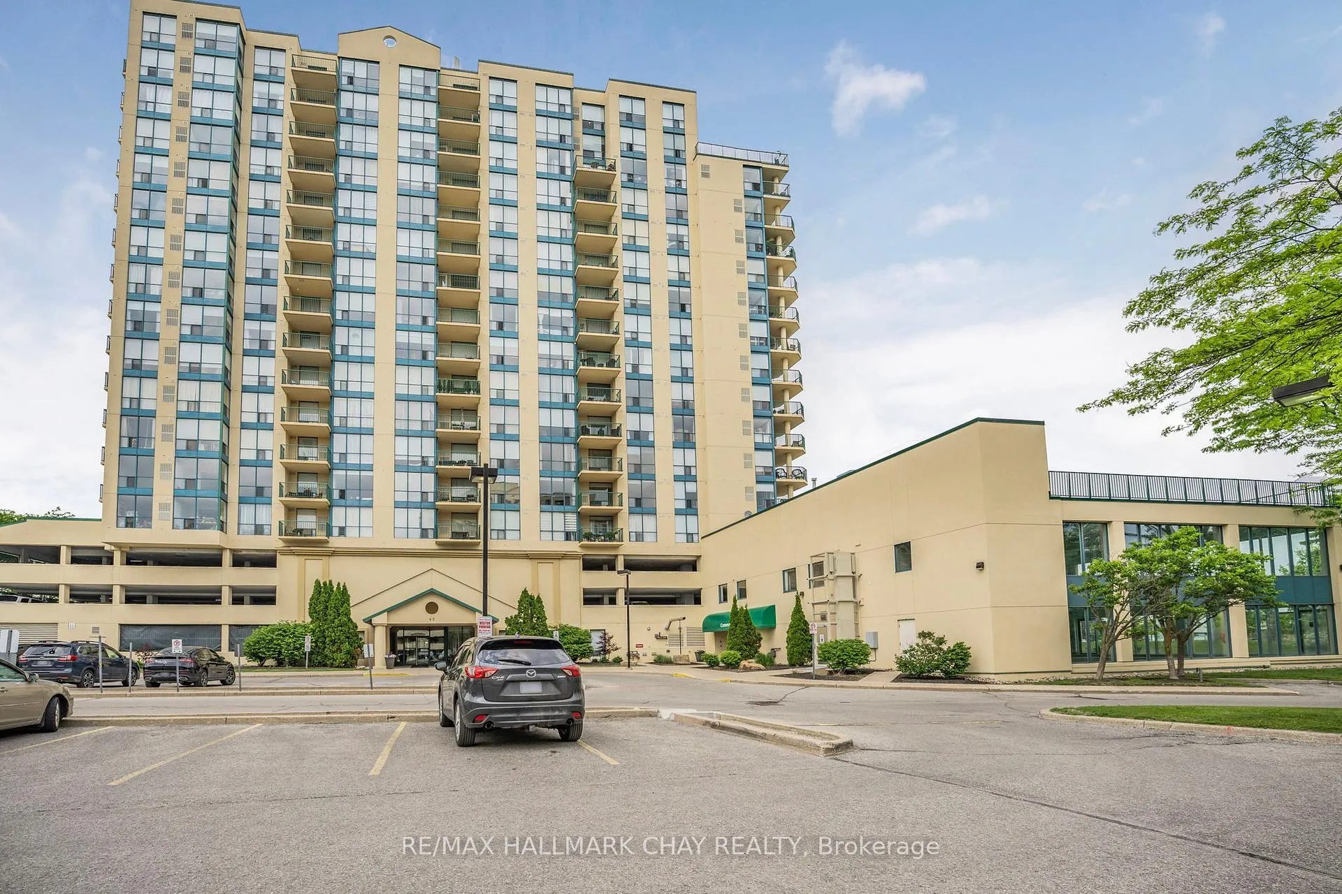 Photo 1 of Unit 610, 65 Ellen Street, Barrie, Lakeshore — HOMEH
