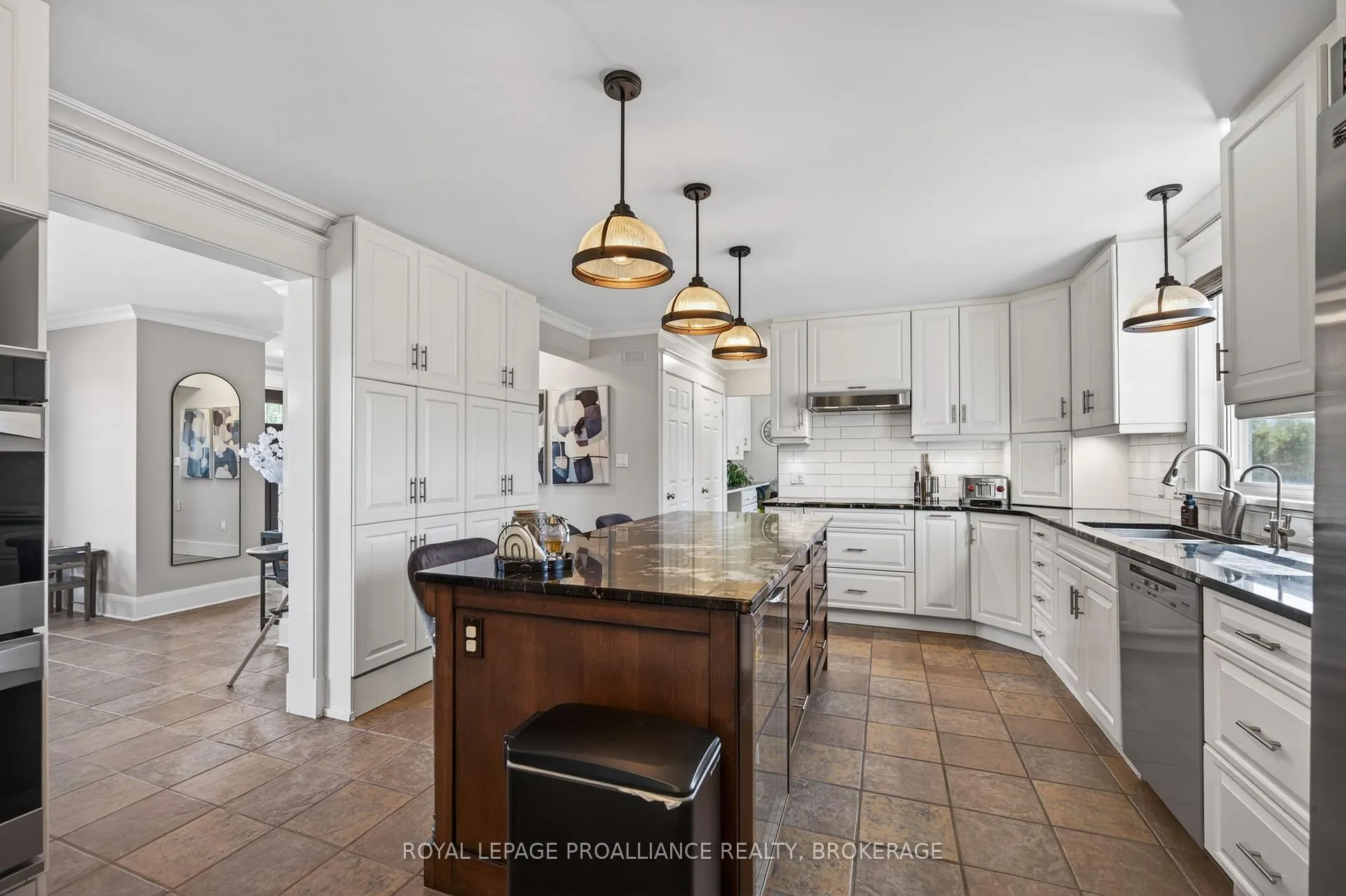 Photo 8 of 2489 Quabbin Road, Kingston, City North of 401 — HOMEH