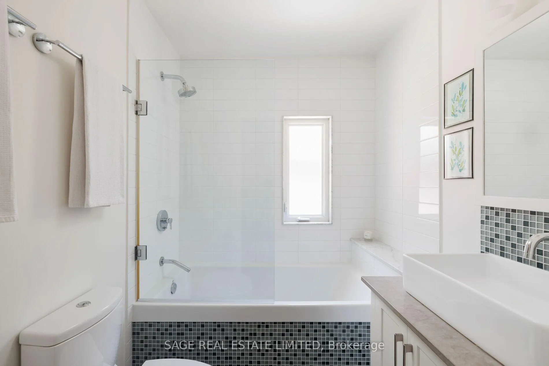 Photo 24 of 102 Humbervale Boulevard, Etobicoke, Stonegate-Queensway — HOMEH