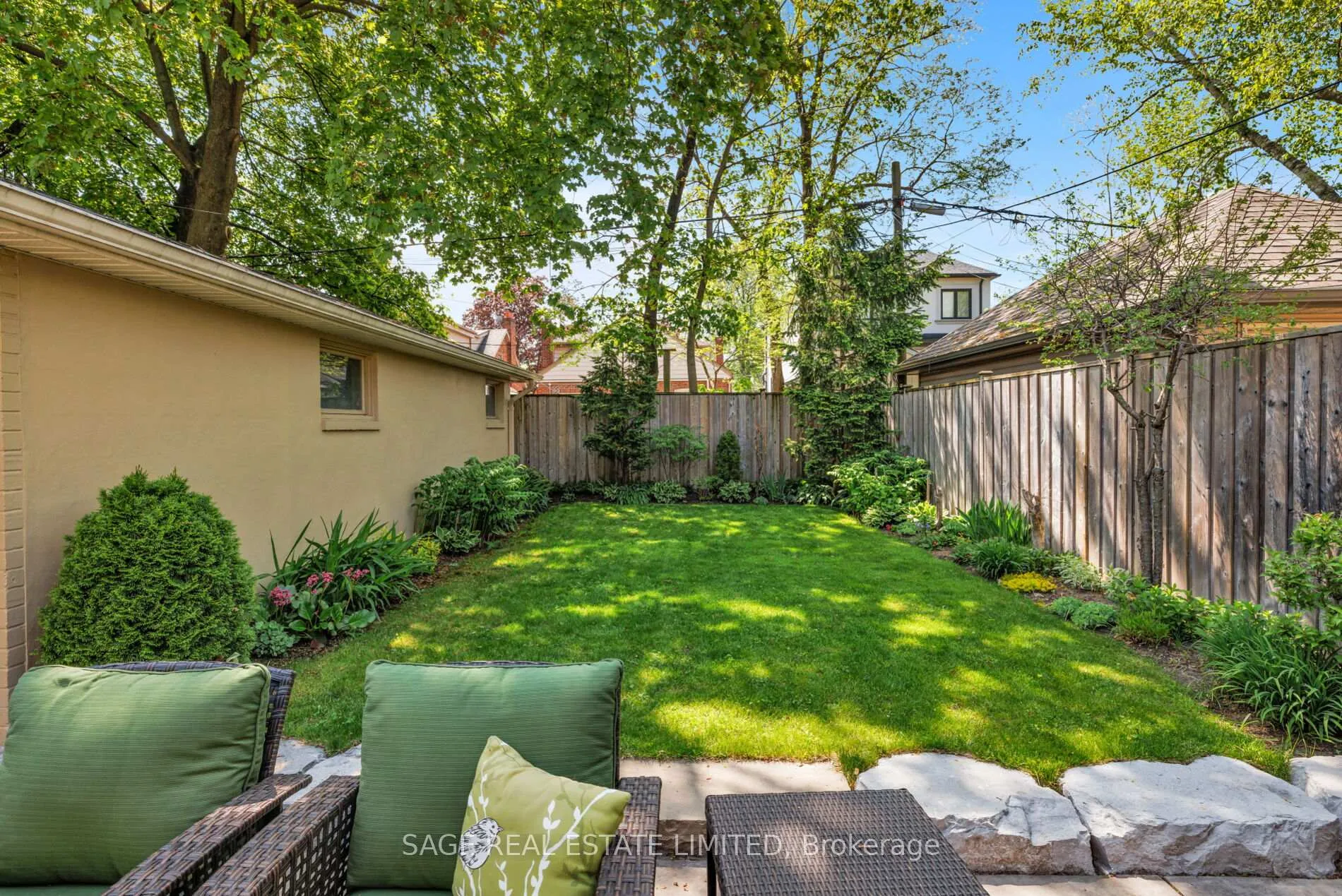 Photo 31 of 102 Humbervale Boulevard, Etobicoke, Stonegate-Queensway — HOMEH