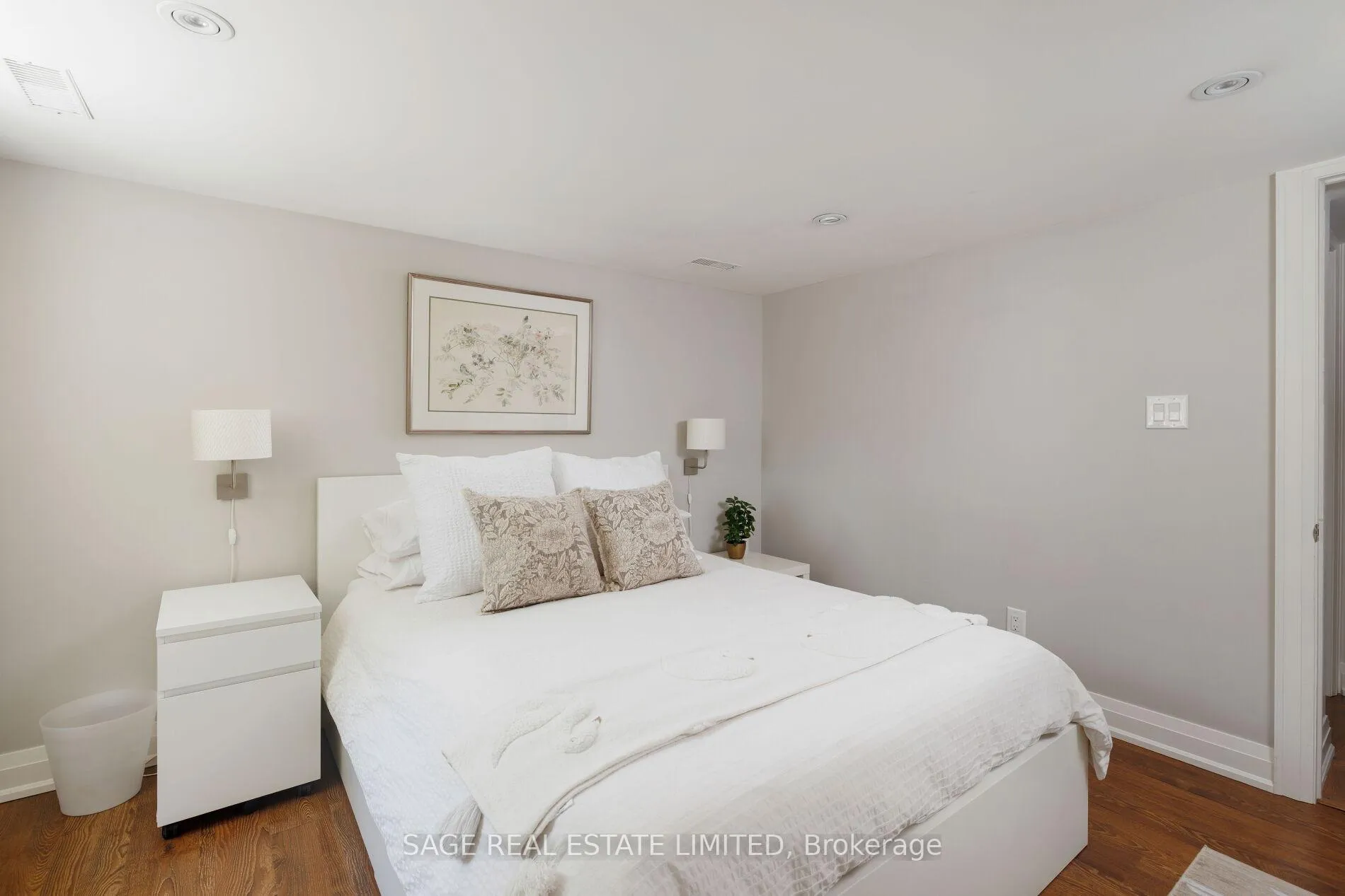 Photo 35 of 102 Humbervale Boulevard, Etobicoke, Stonegate-Queensway — HOMEH