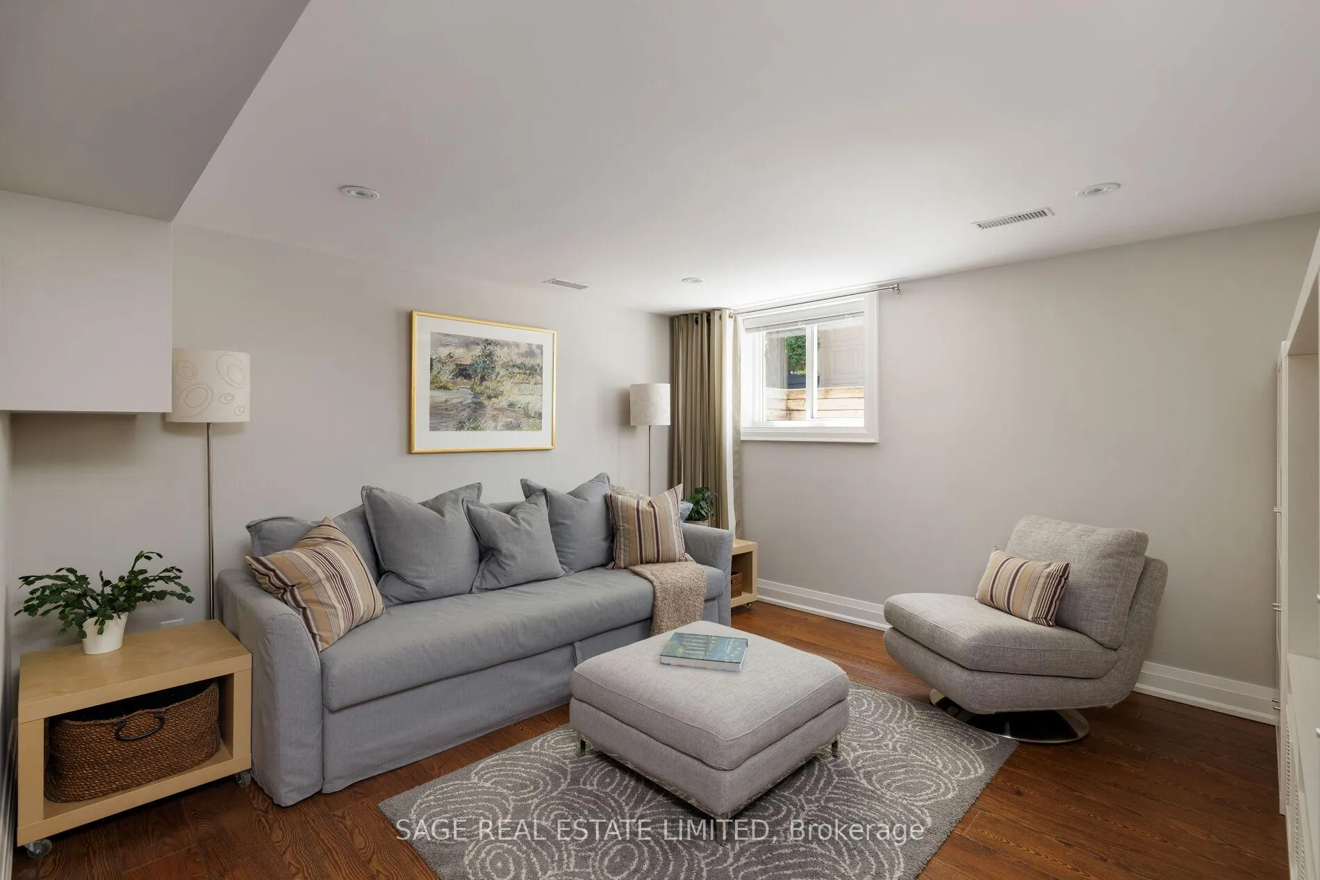 Photo 36 of 102 Humbervale Boulevard, Etobicoke, Stonegate-Queensway — HOMEH