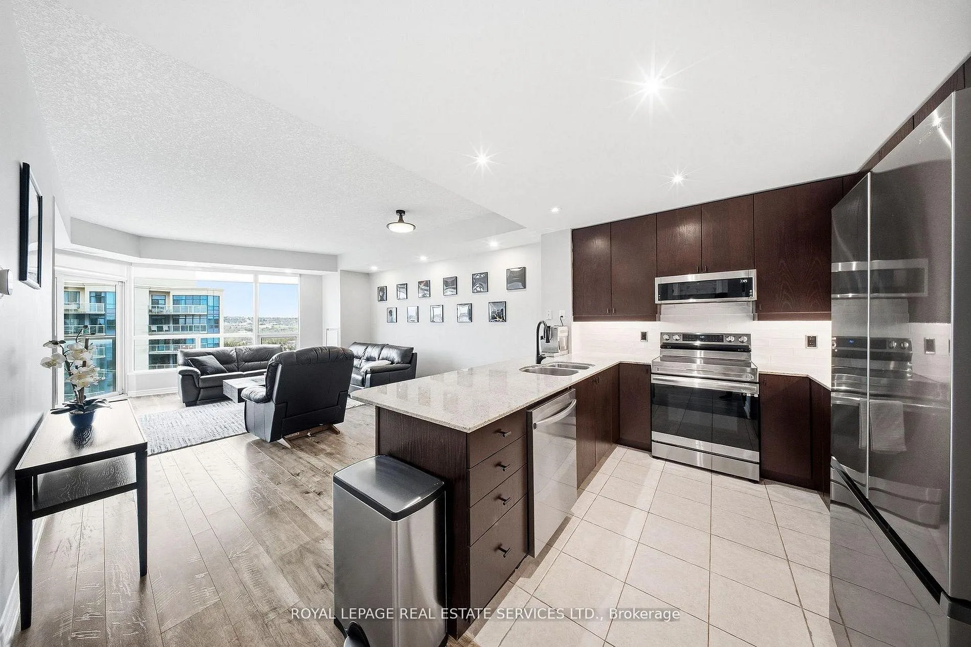 Photo 1 of Unit 1509, 33 Ellen Street, Barrie, City Centre — HOMEH