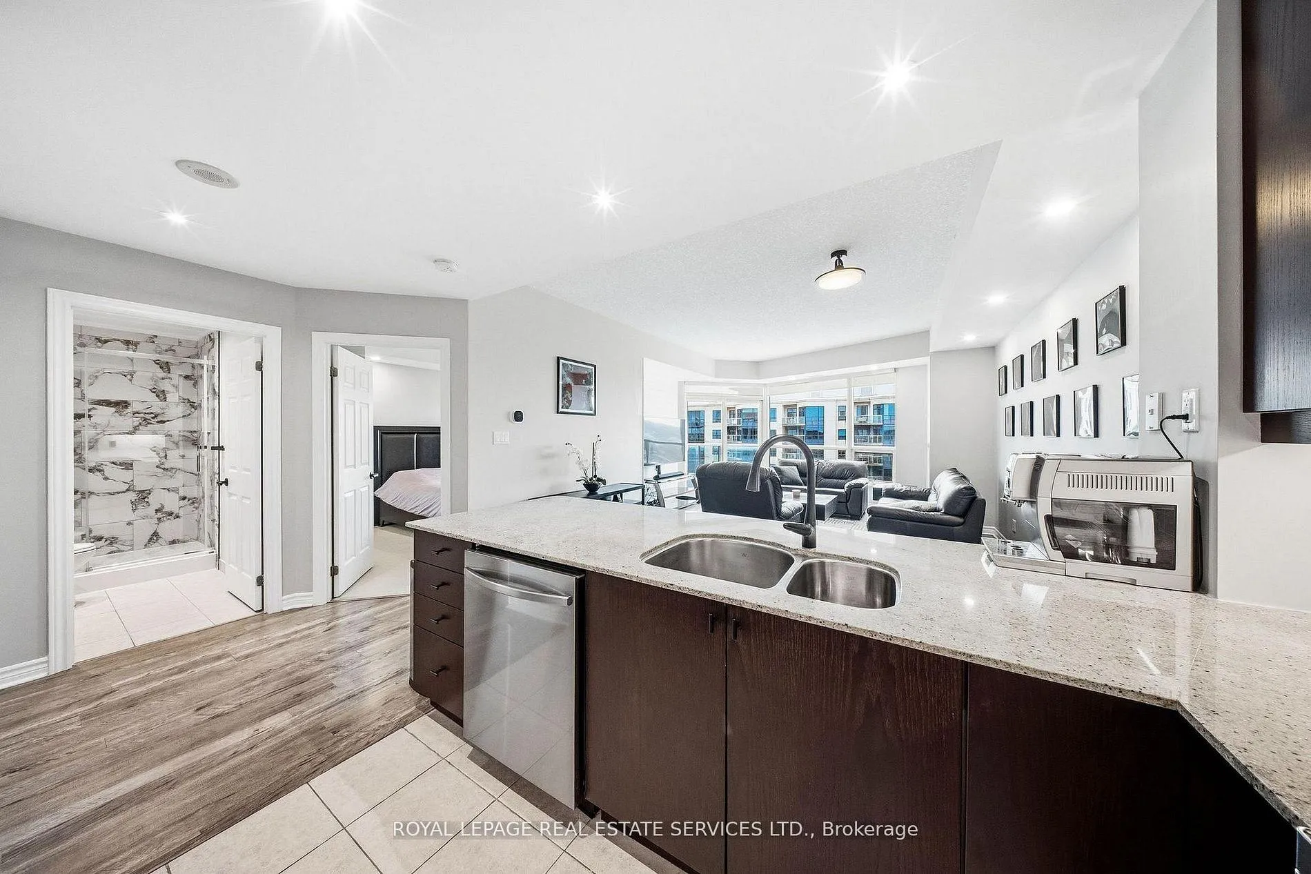 Photo 2 of Unit 1509, 33 Ellen Street, Barrie, City Centre — HOMEH