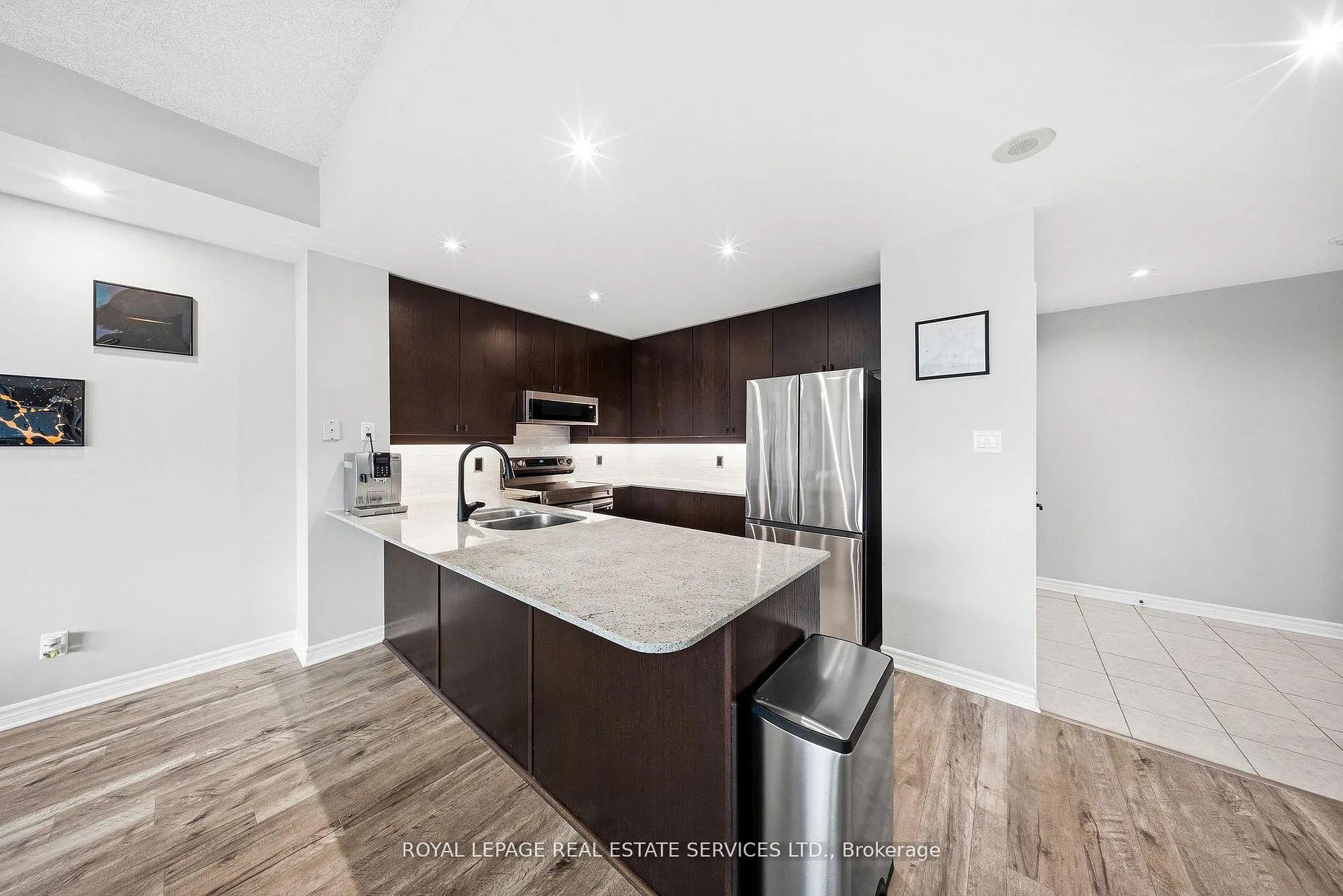 Photo 3 of Unit 1509, 33 Ellen Street, Barrie, City Centre — HOMEH