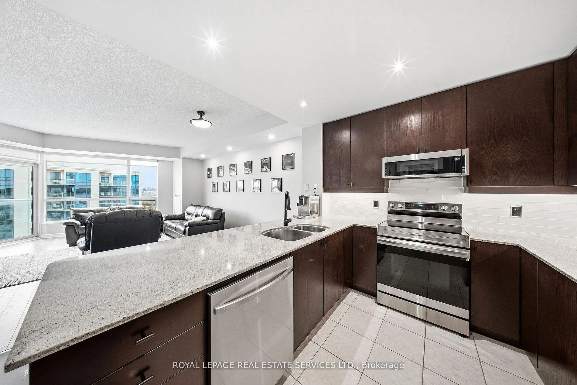 Photo 5 of Unit 1509, 33 Ellen Street, Barrie, City Centre — HOMEH