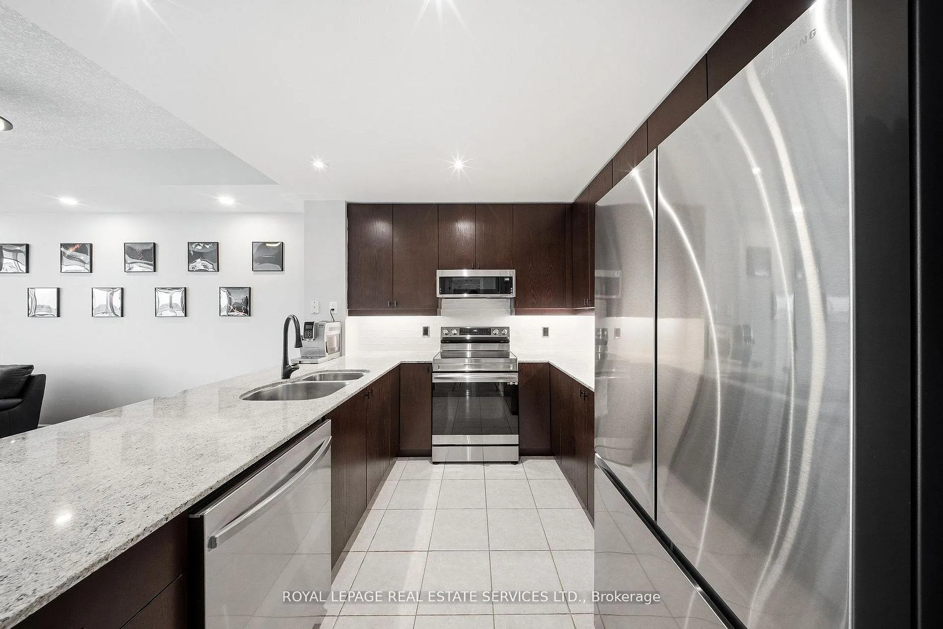 Photo 8 of Unit 1509, 33 Ellen Street, Barrie, City Centre — HOMEH