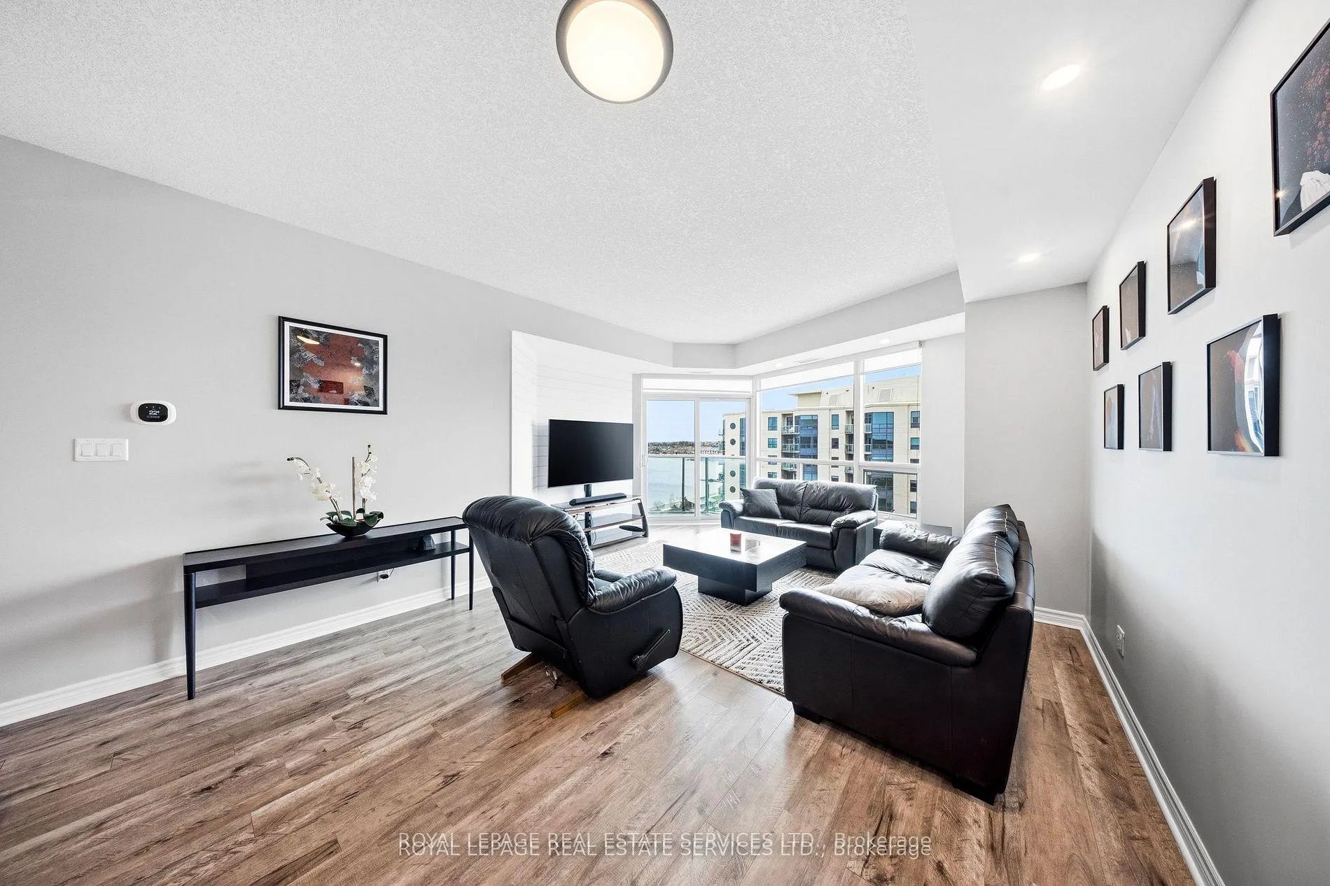 Photo 10 of Unit 1509, 33 Ellen Street, Barrie, City Centre — HOMEH