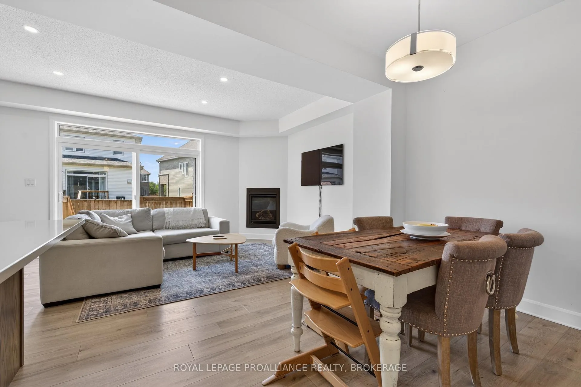 Photo 11 of 1536 Scarlet Street, Kingston, Kingston East (Incl Barret Crt) — HOMEH