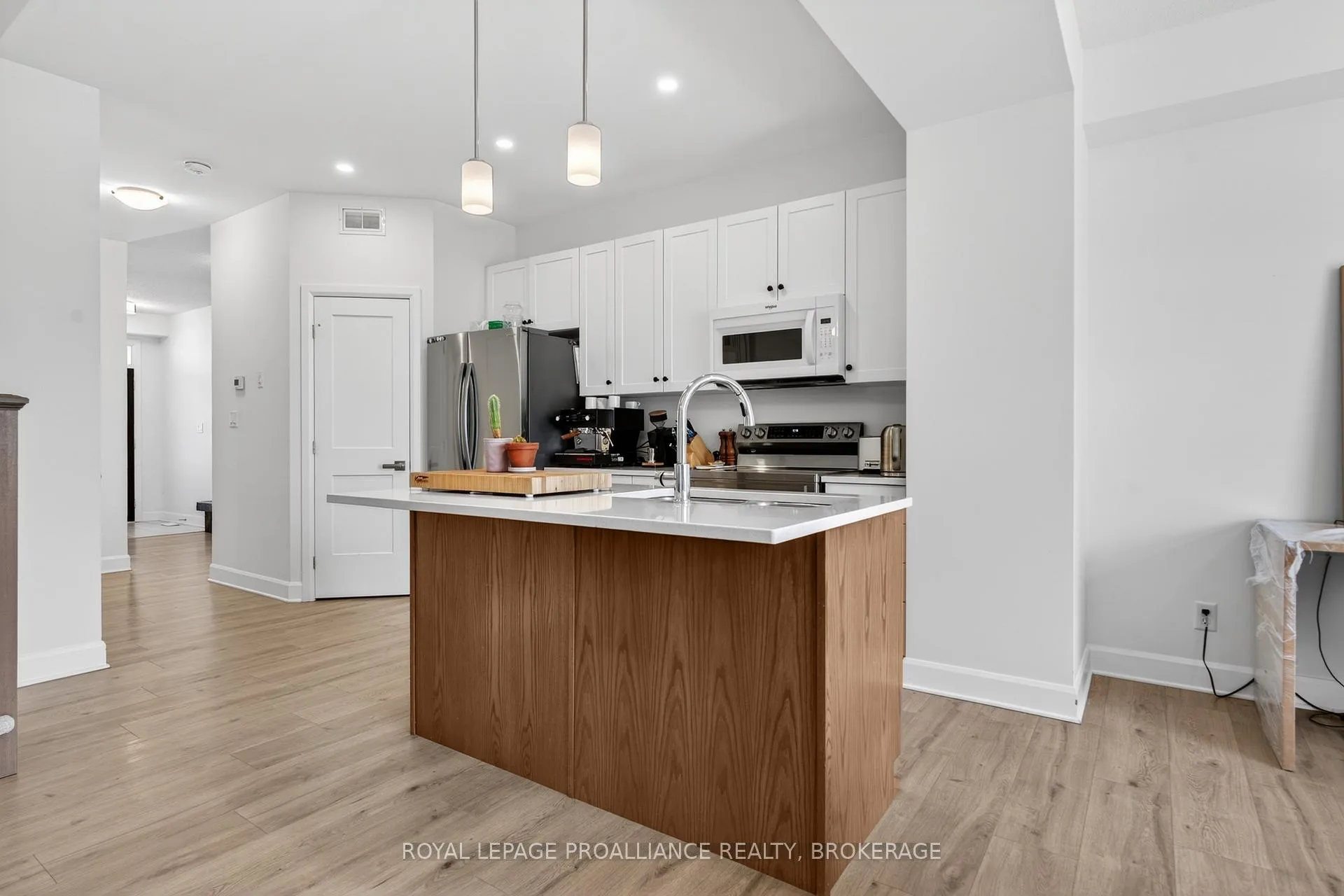 Photo 13 of 1536 Scarlet Street, Kingston, Kingston East (Incl Barret Crt) — HOMEH