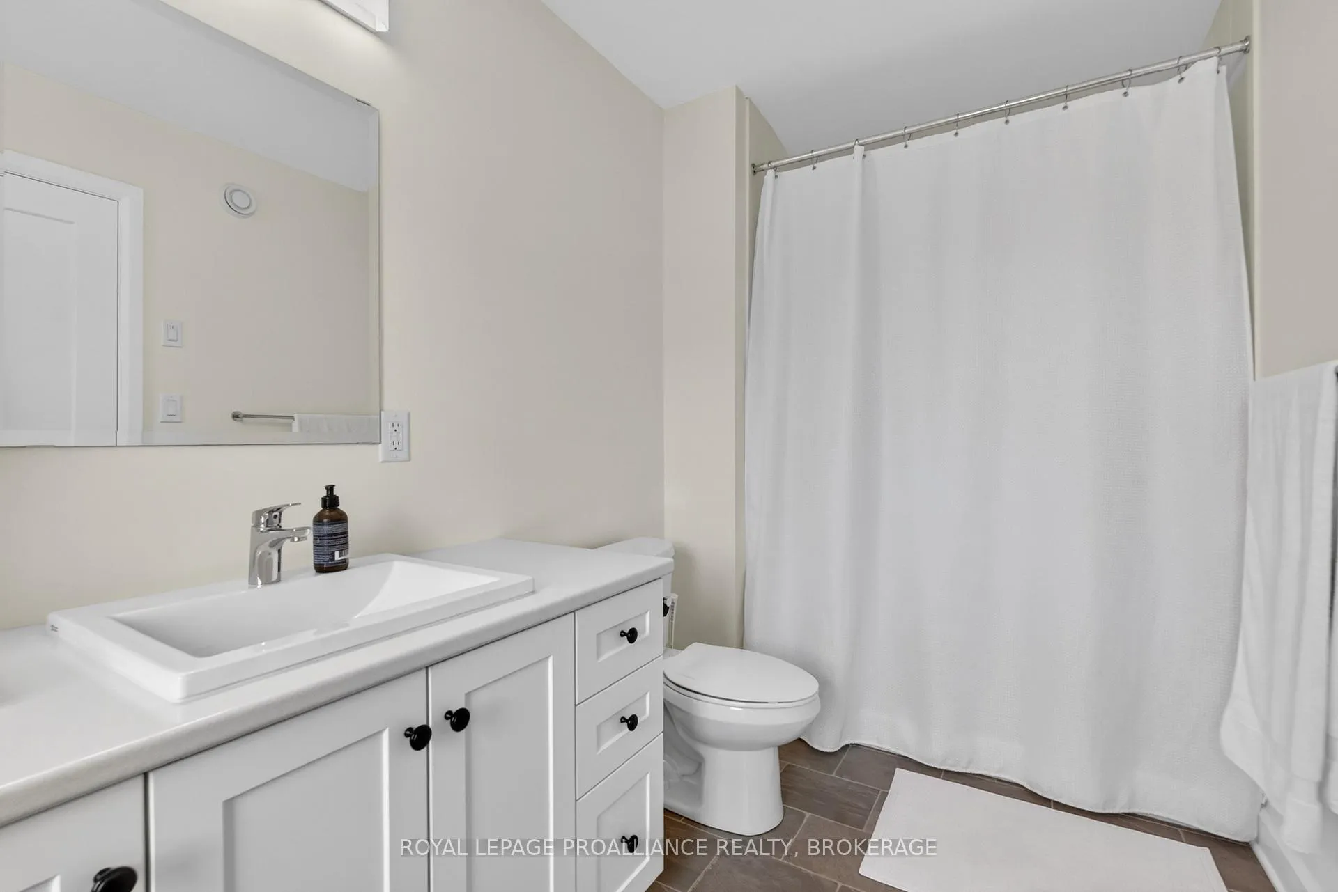 Photo 22 of 1536 Scarlet Street, Kingston, Kingston East (Incl Barret Crt) — HOMEH