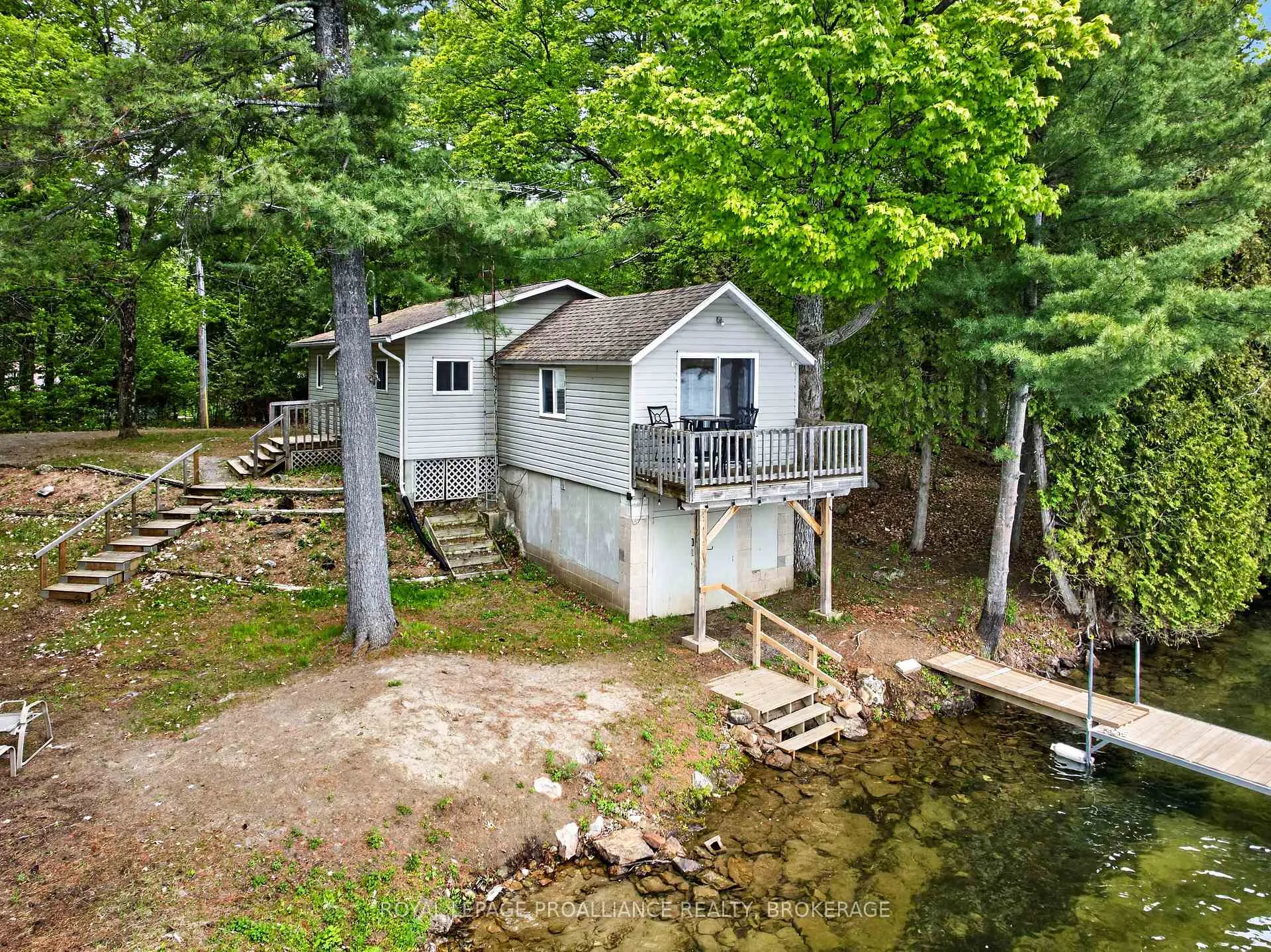 Photo 5 of 805 Burns Lane, Frontenac, Frontenac South — HOMEH