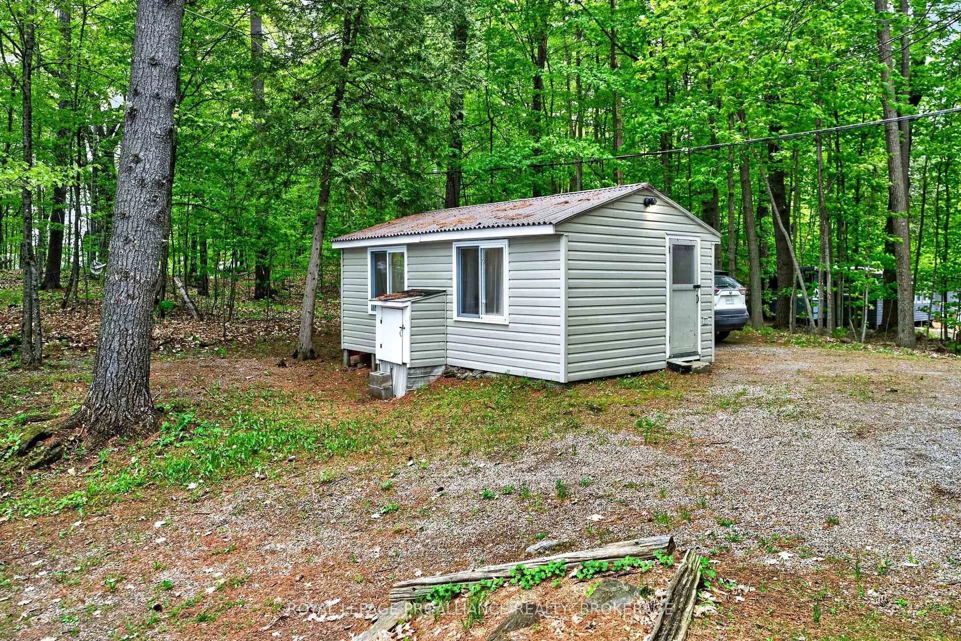 Photo 7 of 805 Burns Lane, Frontenac, Frontenac South — HOMEH