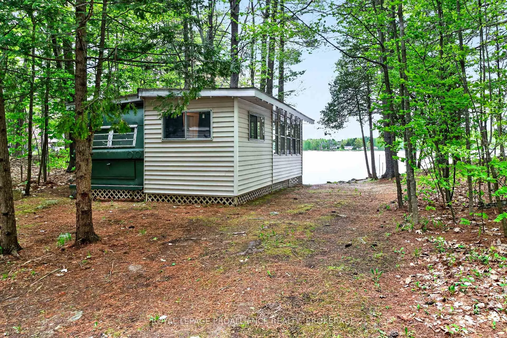 Photo 9 of 805 Burns Lane, Frontenac, Frontenac South — HOMEH
