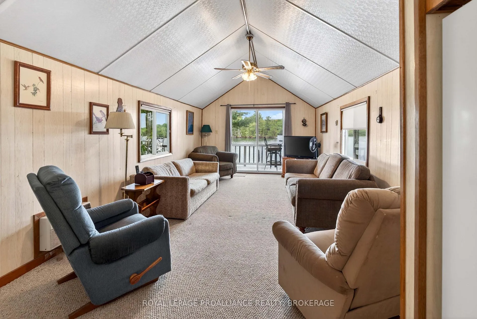 Photo 21 of 805 Burns Lane, Frontenac, Frontenac South — HOMEH
