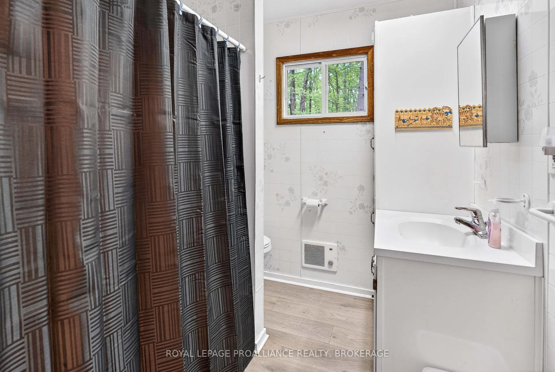 Photo 25 of 805 Burns Lane, Frontenac, Frontenac South — HOMEH