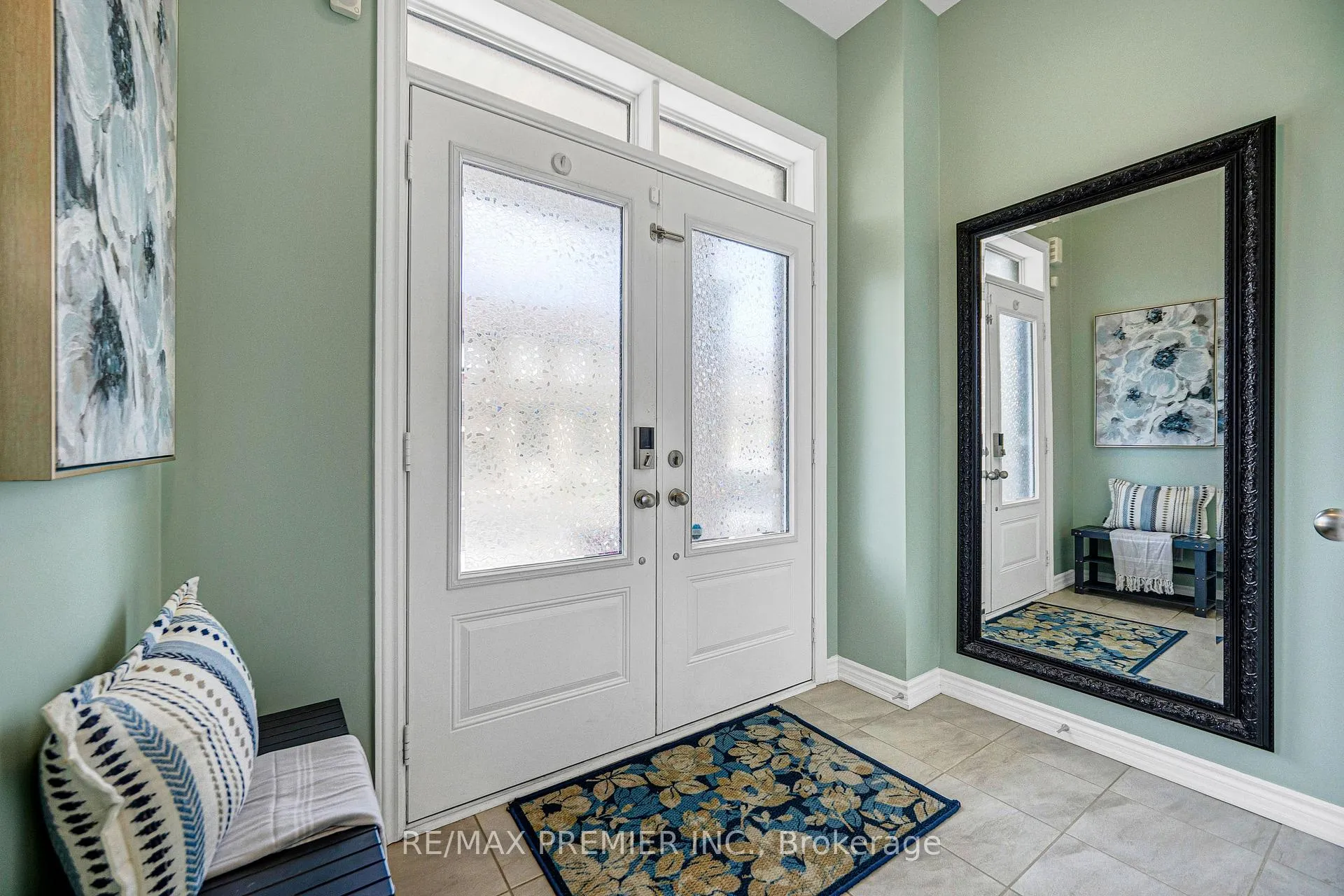 Photo 4 of 55 Singhampton Road, Vaughan, Kleinburg — HOMEH