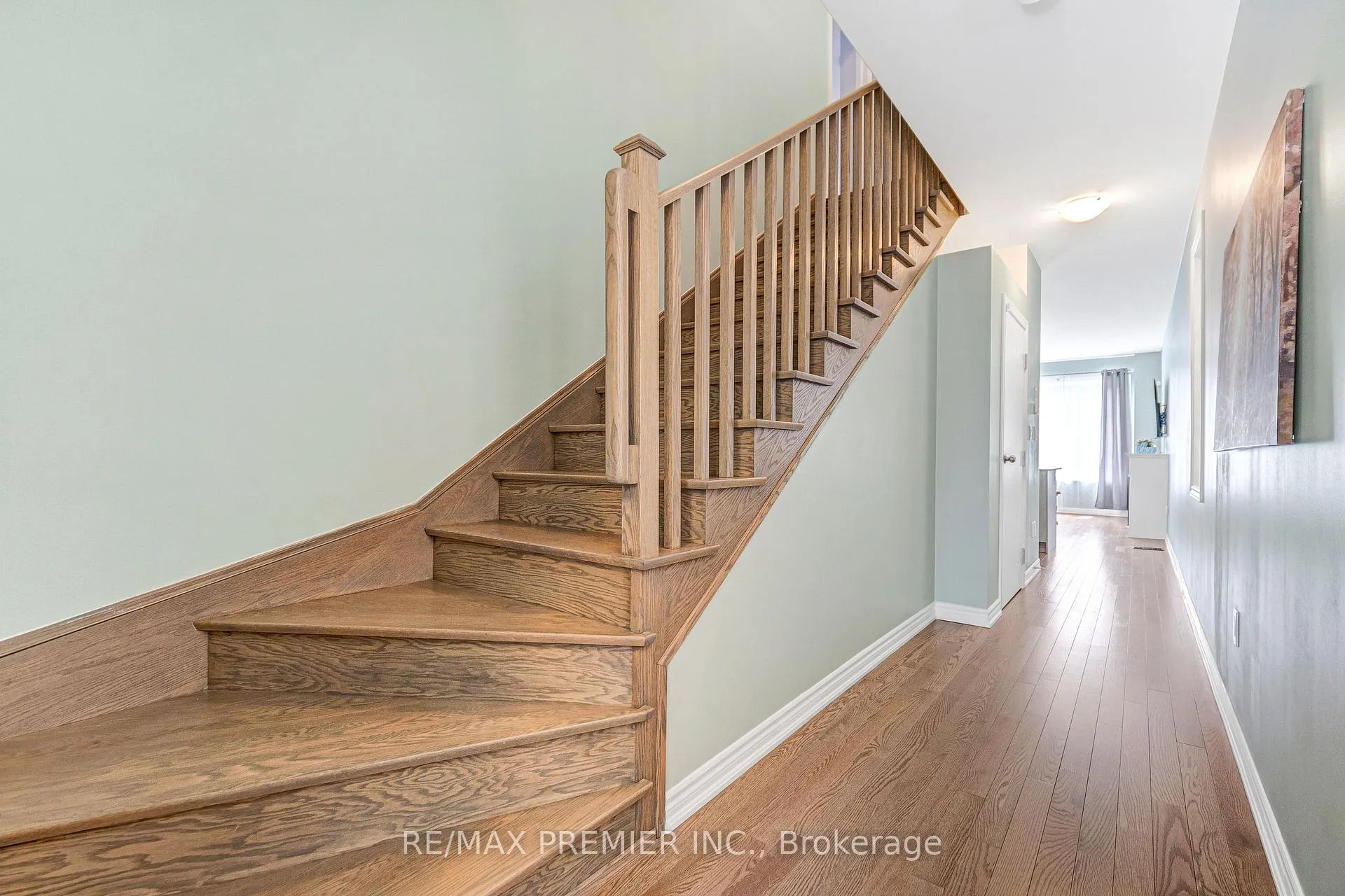 Photo 6 of 55 Singhampton Road, Vaughan, Kleinburg — HOMEH