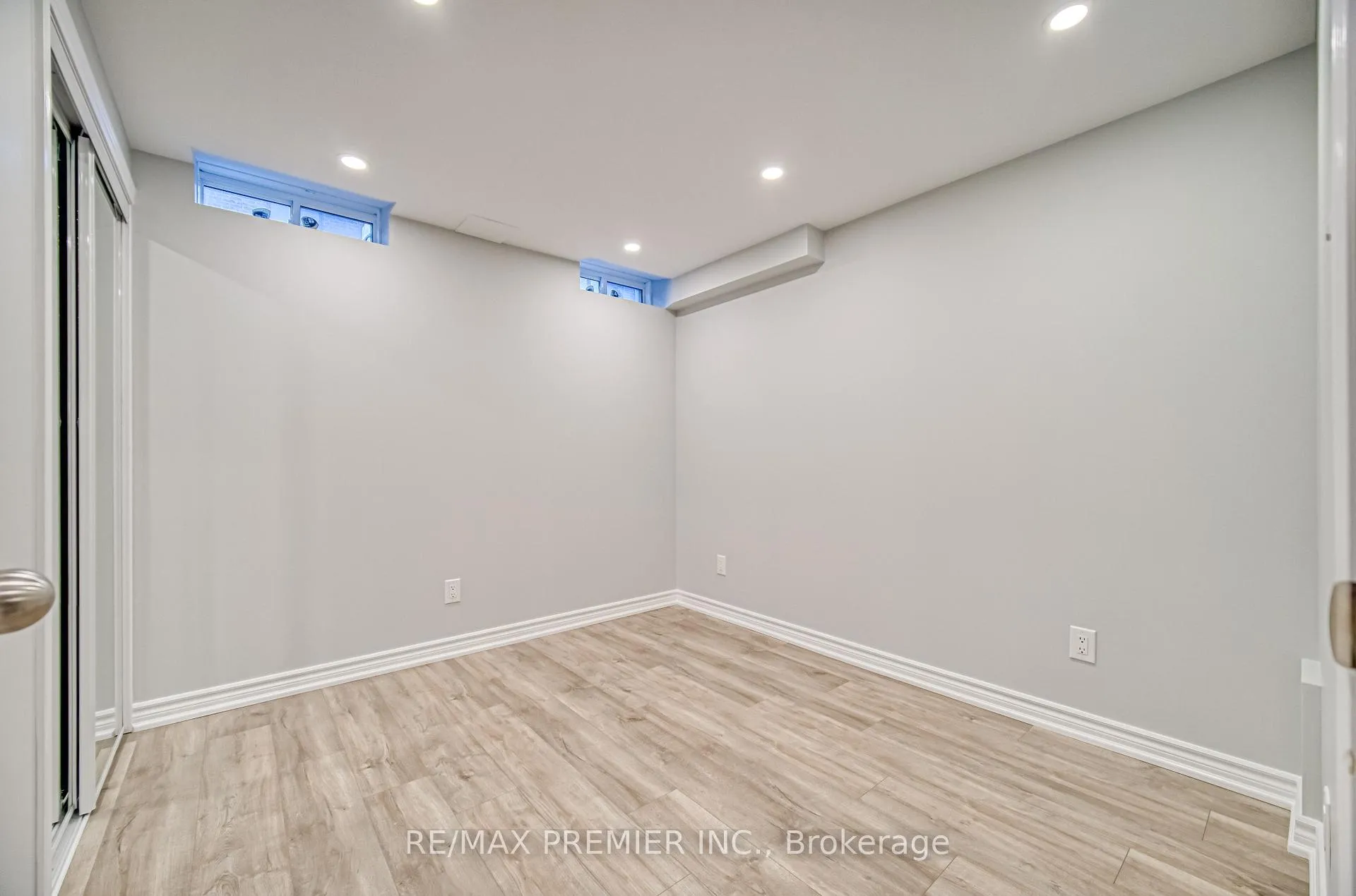 Photo 42 of 55 Singhampton Road, Vaughan, Kleinburg — HOMEH