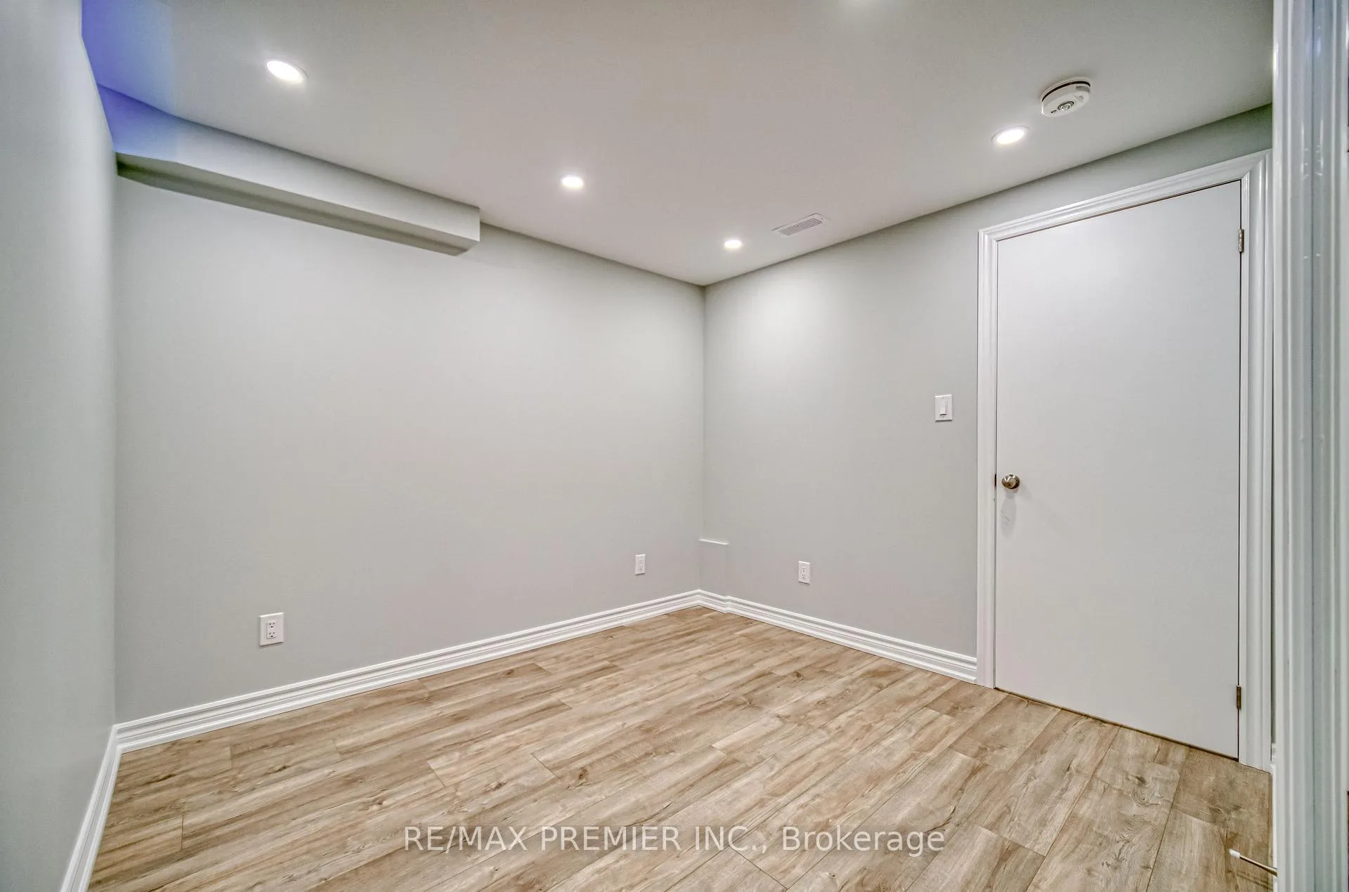 Photo 45 of 55 Singhampton Road, Vaughan, Kleinburg — HOMEH