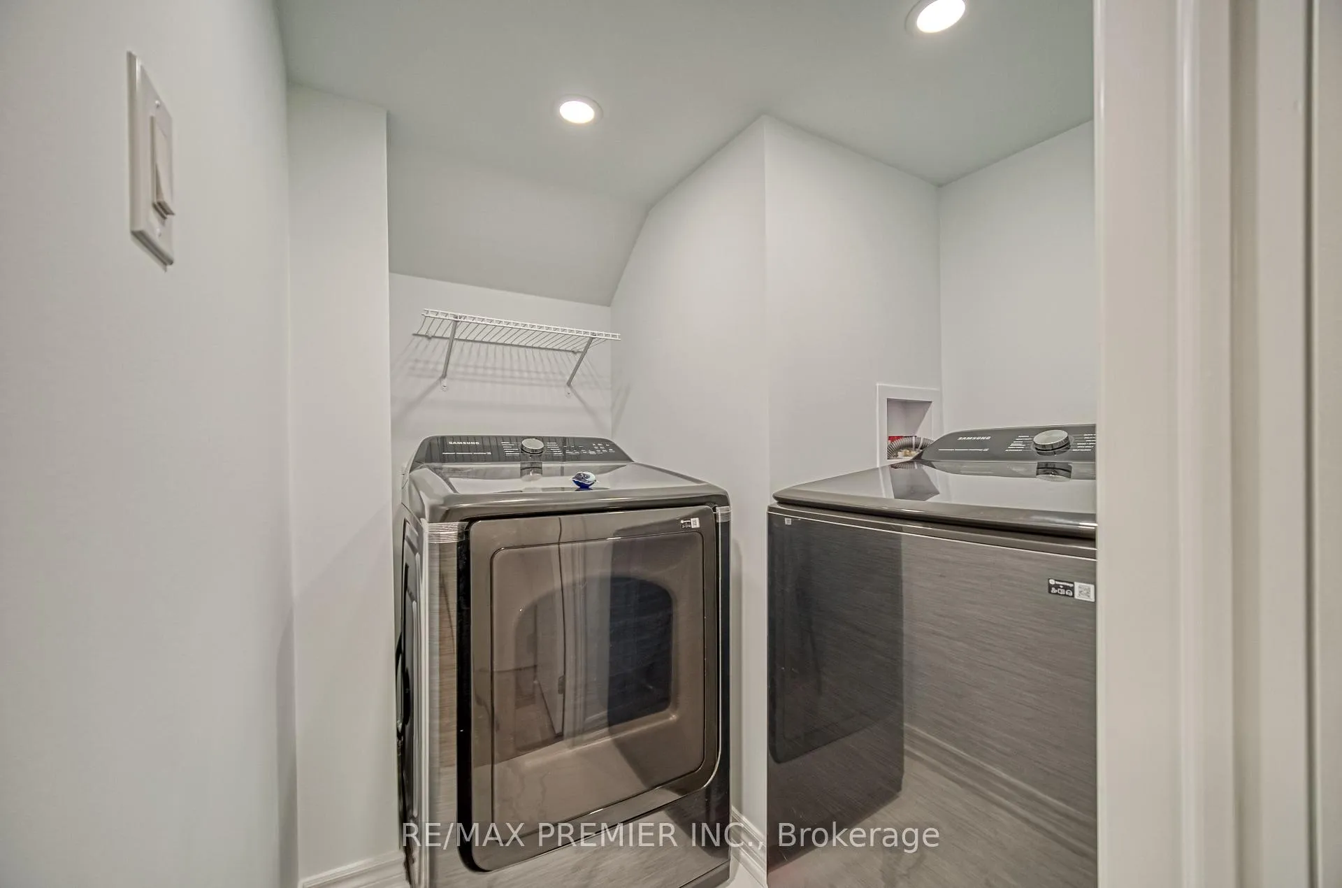 Photo 48 of 55 Singhampton Road, Vaughan, Kleinburg — HOMEH