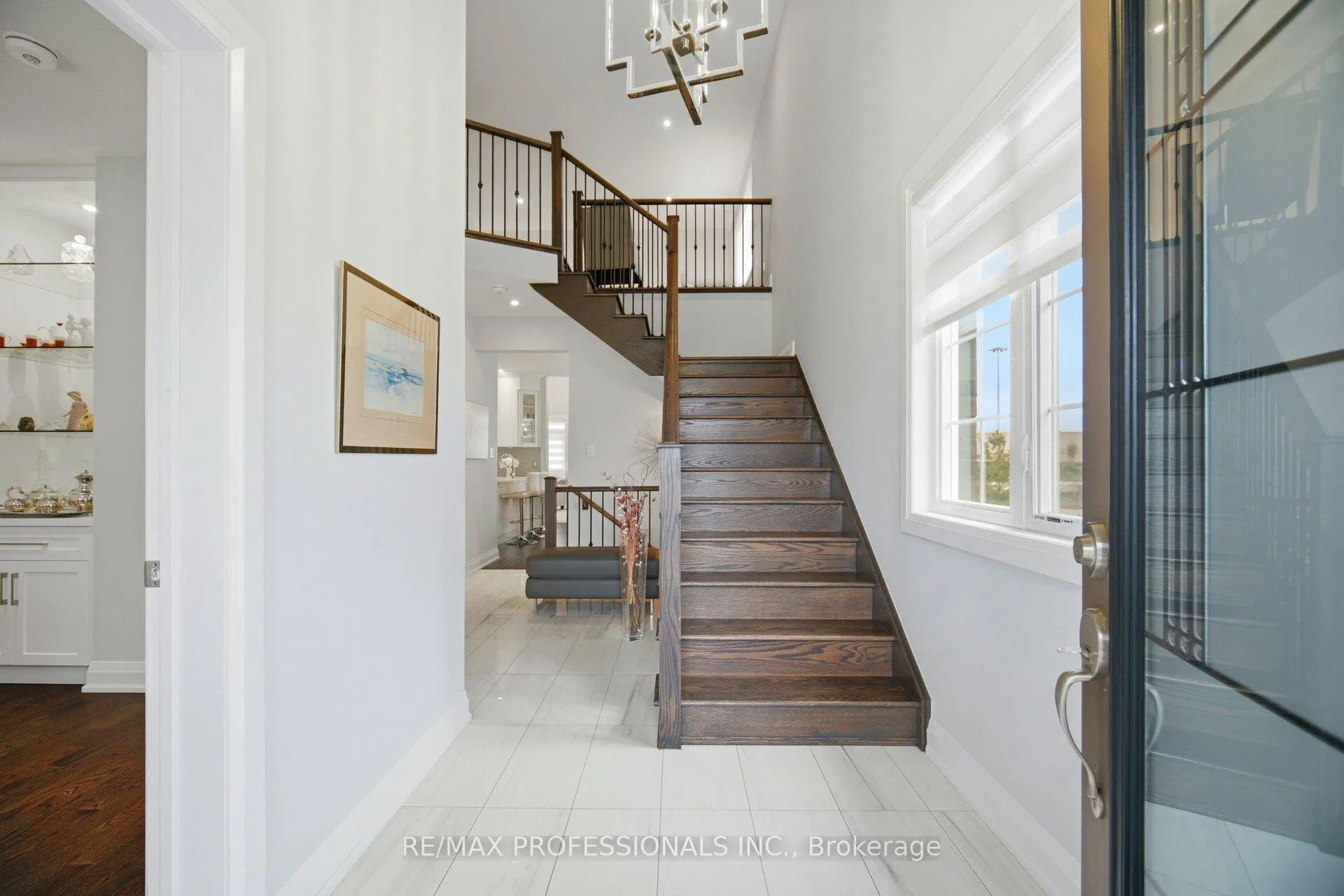 Photo 5 of 40 Bluestone Crescent, Brampton, Sandringham-Wellington — HOMEH