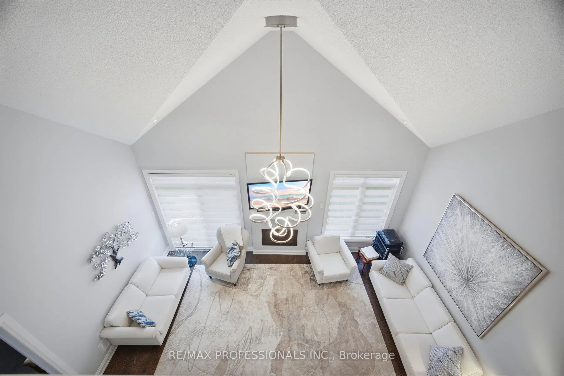 Photo 18 of 40 Bluestone Crescent, Brampton, Sandringham-Wellington — HOMEH