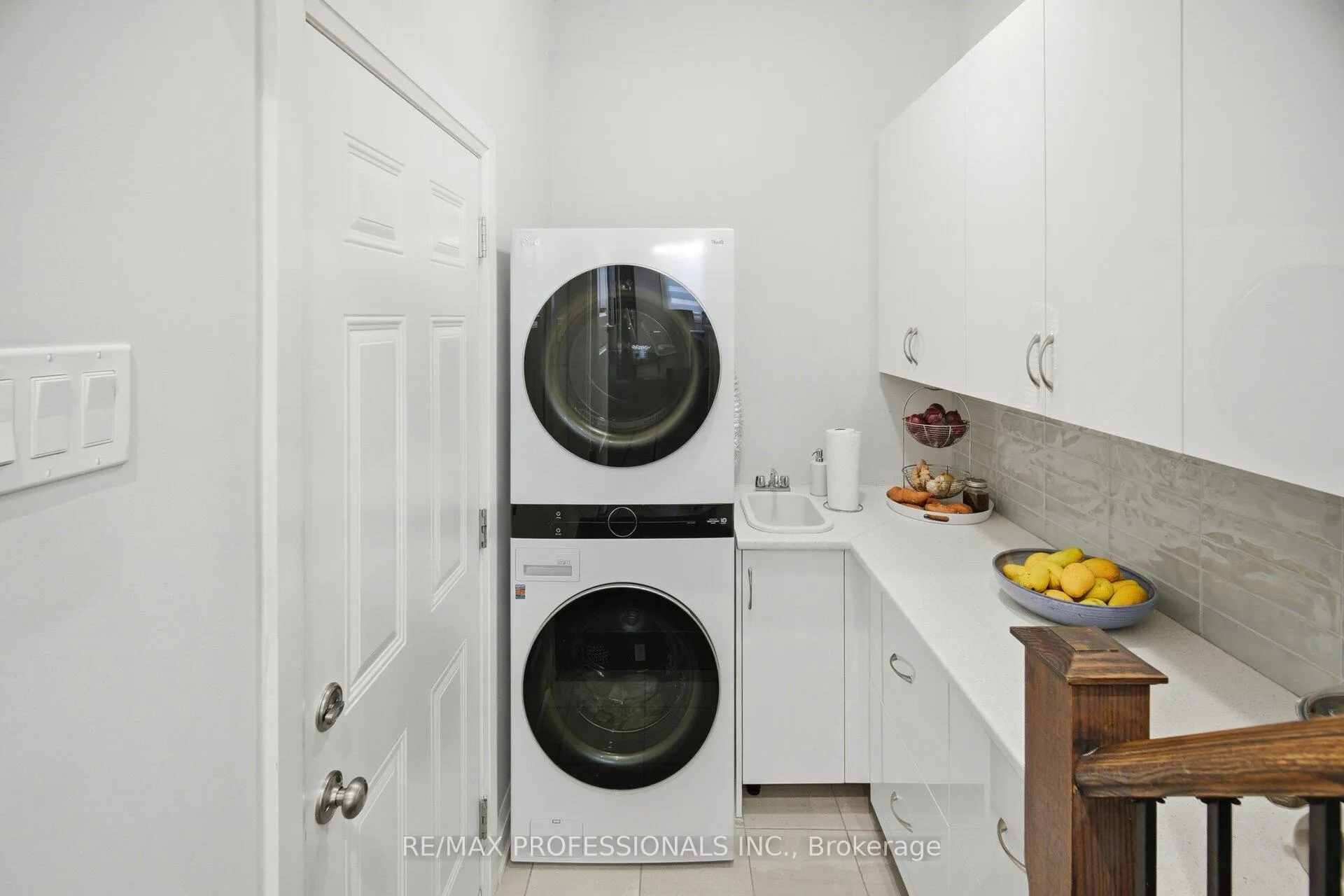 Photo 22 of 40 Bluestone Crescent, Brampton, Sandringham-Wellington — HOMEH