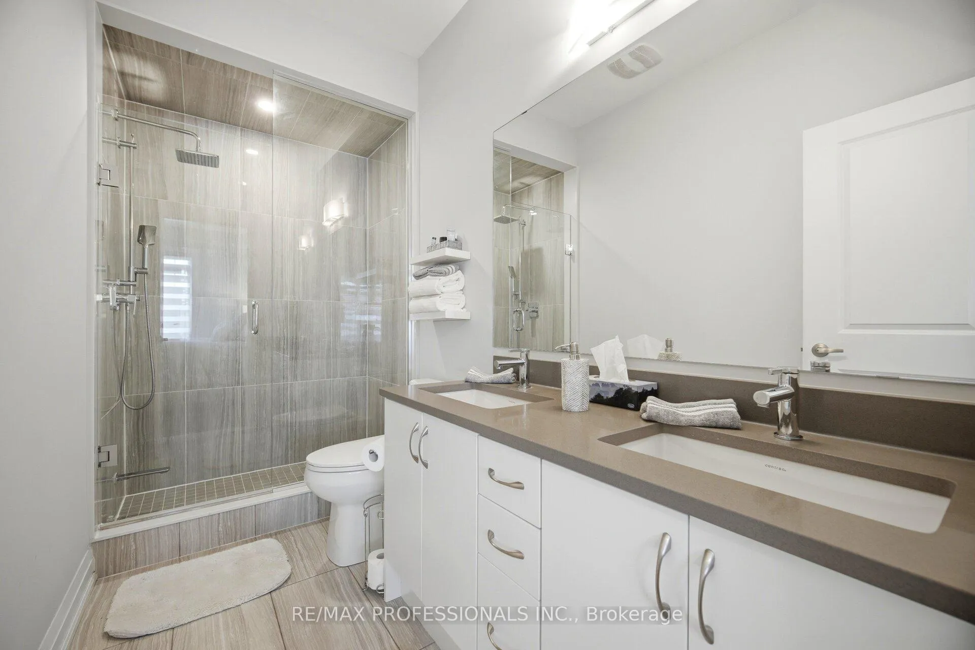 Photo 26 of 40 Bluestone Crescent, Brampton, Sandringham-Wellington — HOMEH