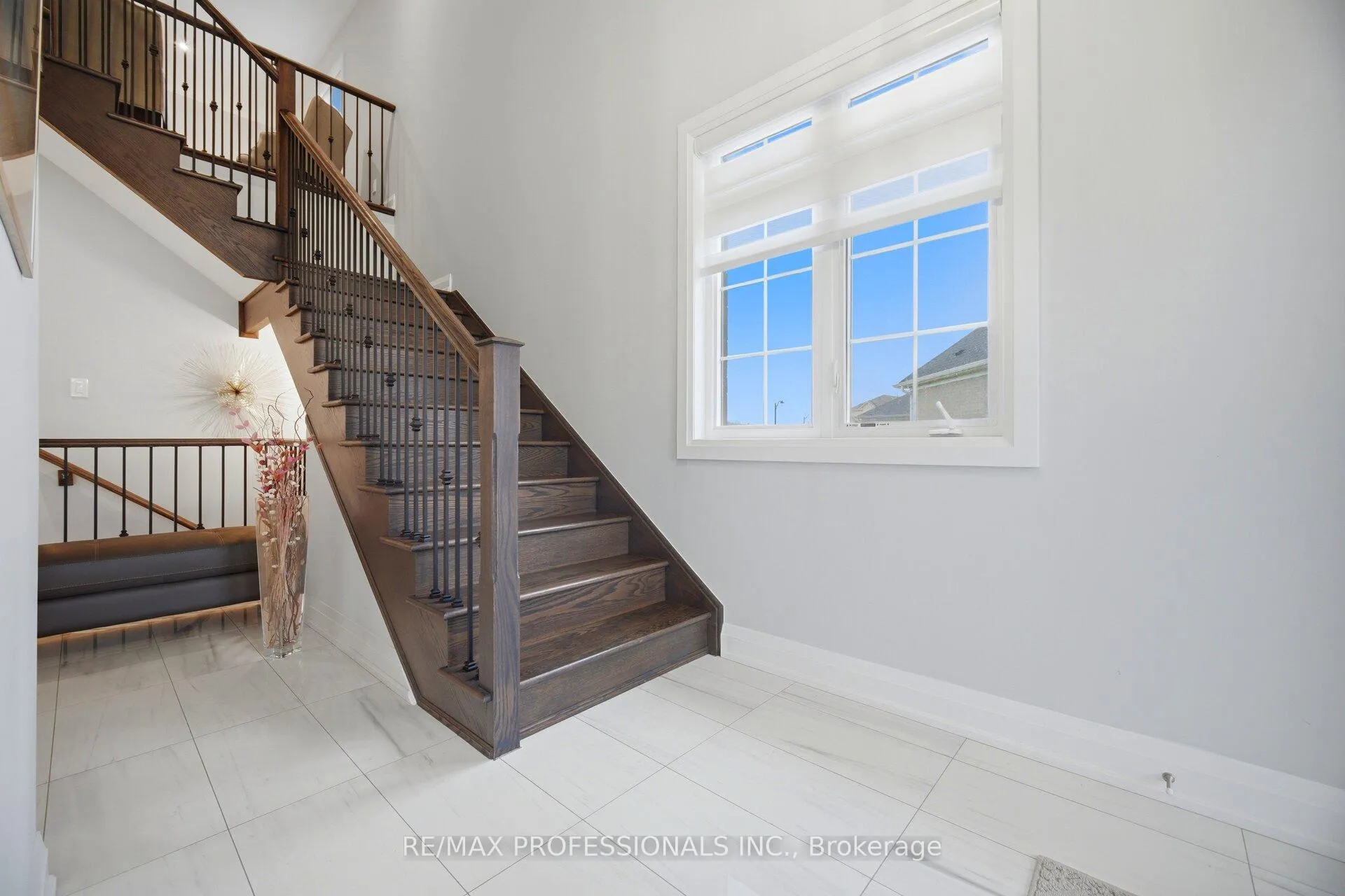 Photo 27 of 40 Bluestone Crescent, Brampton, Sandringham-Wellington — HOMEH