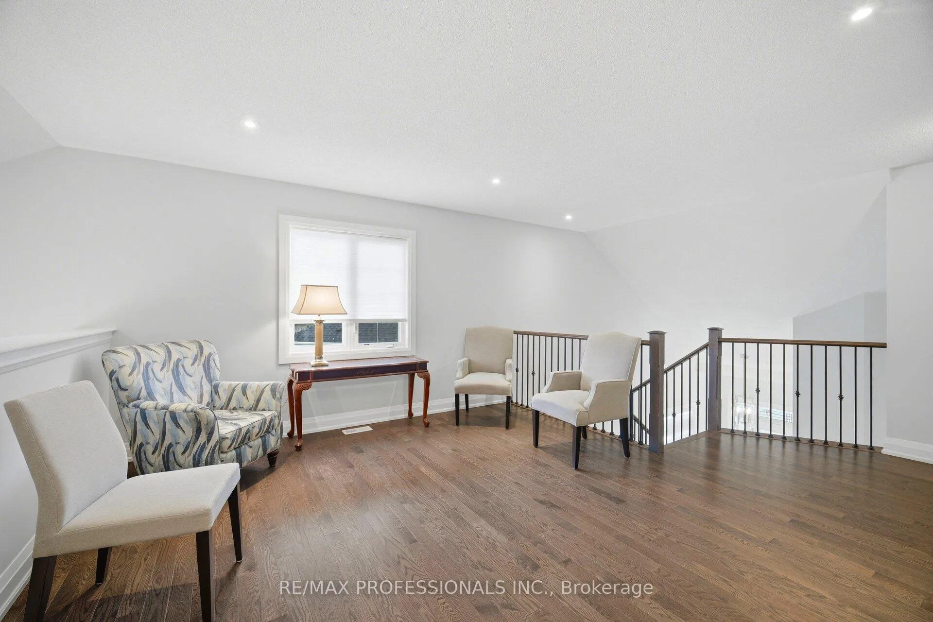Photo 28 of 40 Bluestone Crescent, Brampton, Sandringham-Wellington — HOMEH