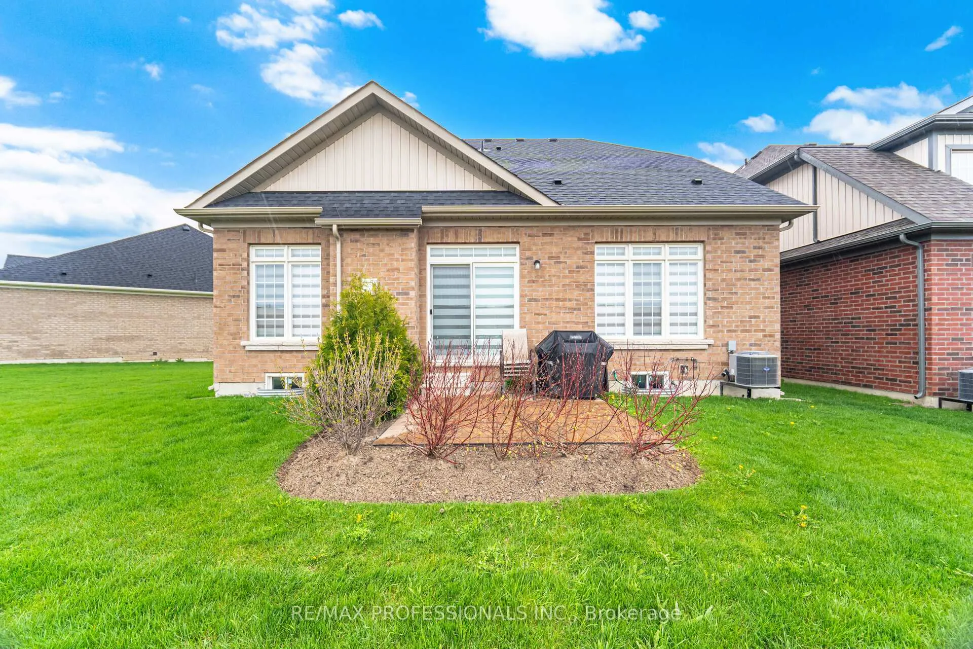 Photo 36 of 40 Bluestone Crescent, Brampton, Sandringham-Wellington — HOMEH