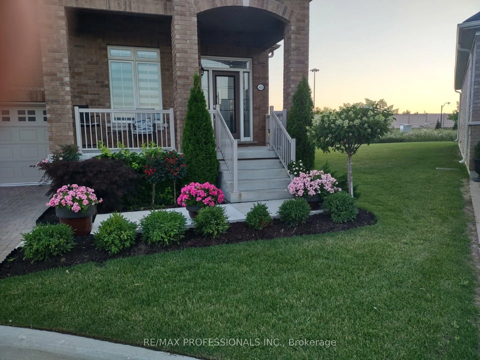 Photo 39 of 40 Bluestone Crescent, Brampton, Sandringham-Wellington — HOMEH