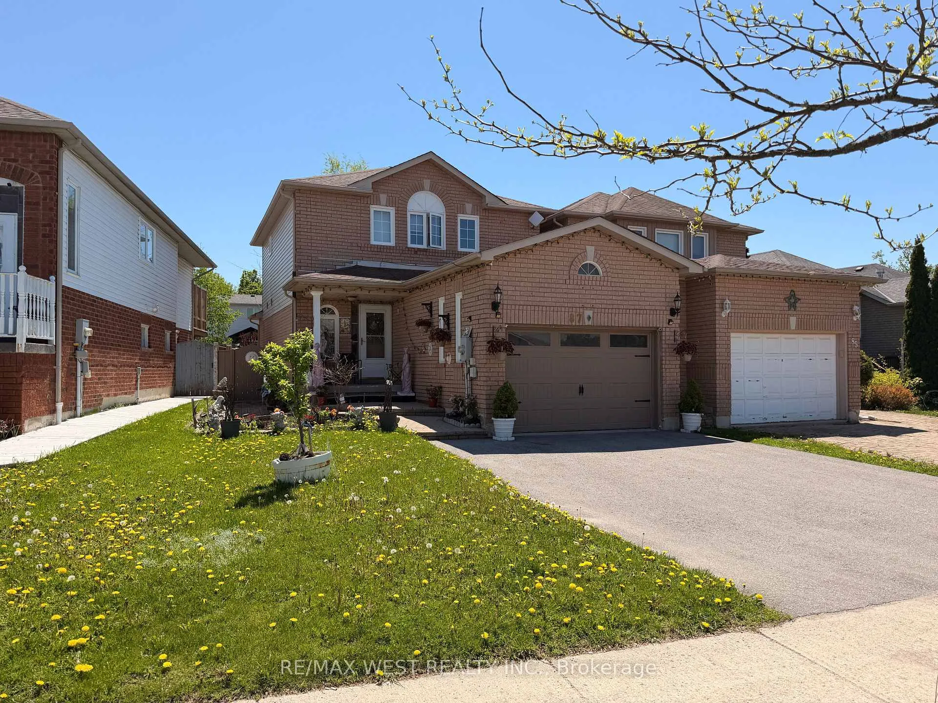 Front of 87 Athabaska Road